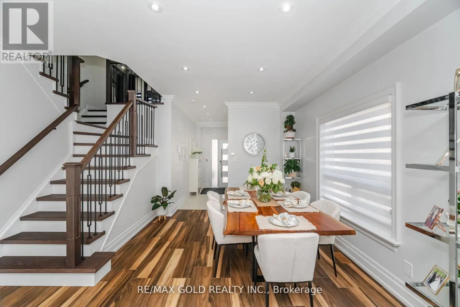 10 CLOVERLAWN STREET