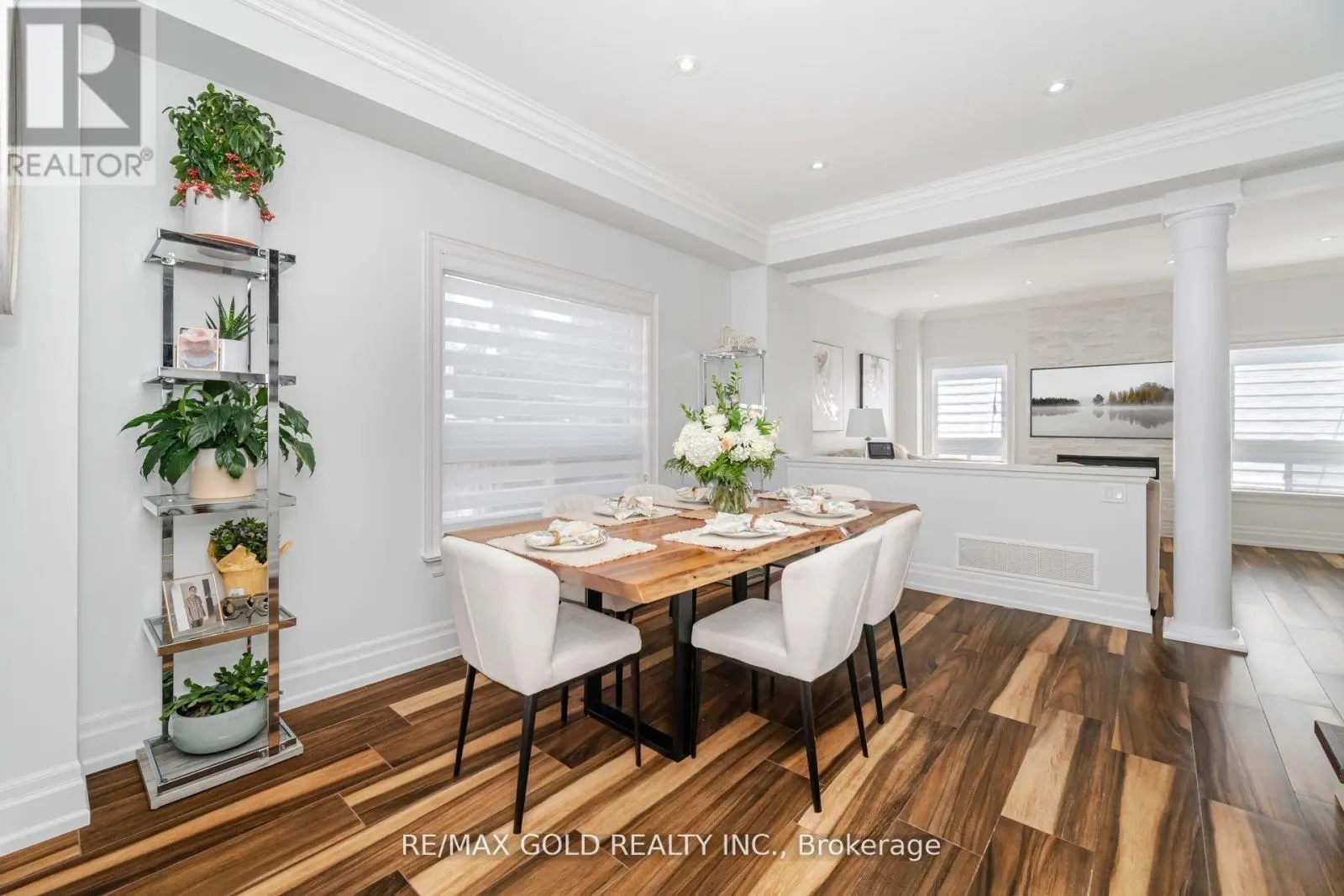 10 CLOVERLAWN STREET