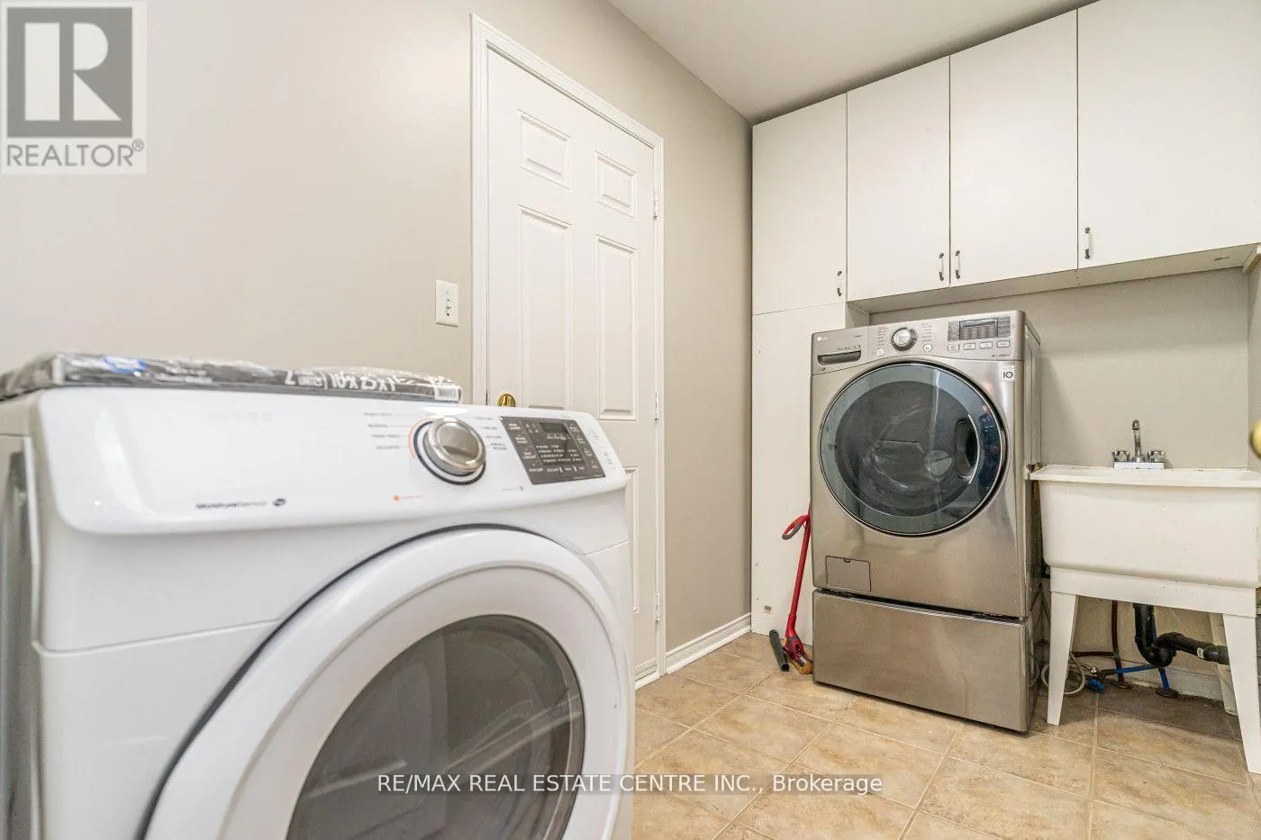 107 CROWN VICTORIA DRIVE