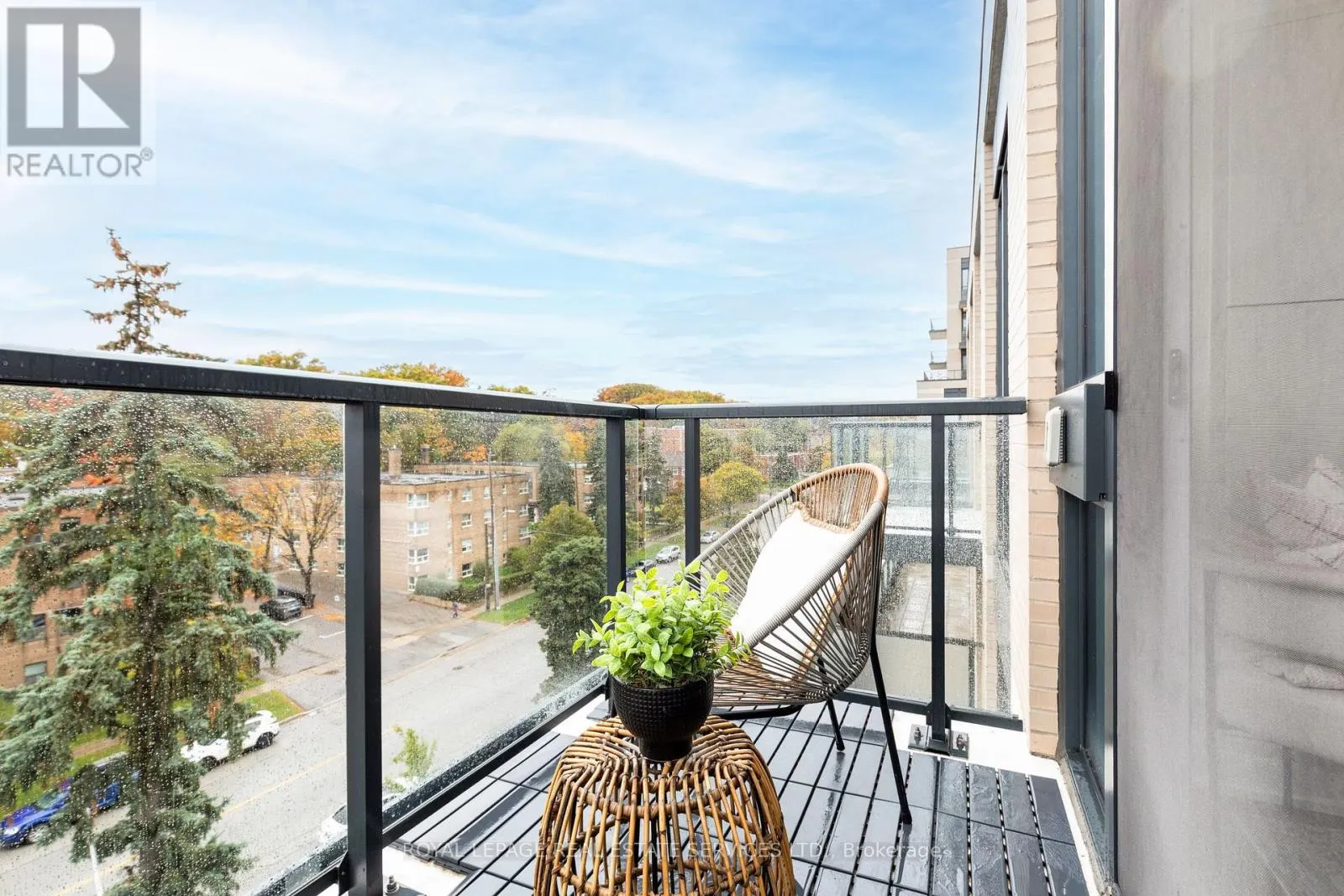 617 - 293 THE KINGSWAY