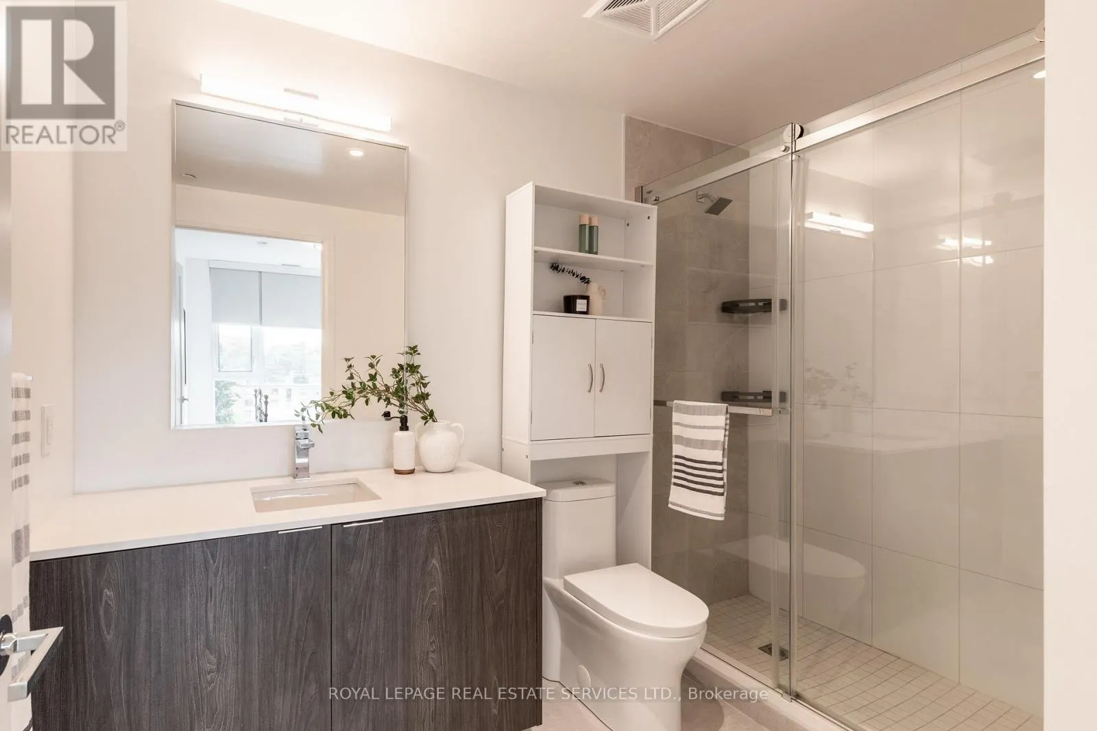 617 - 293 THE KINGSWAY