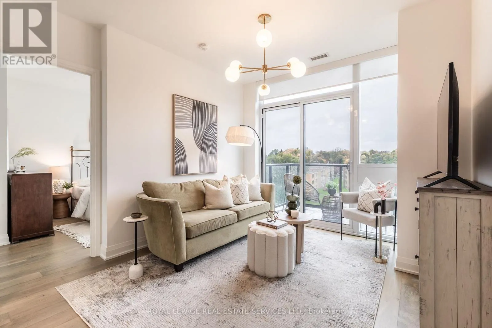 617 - 293 THE KINGSWAY