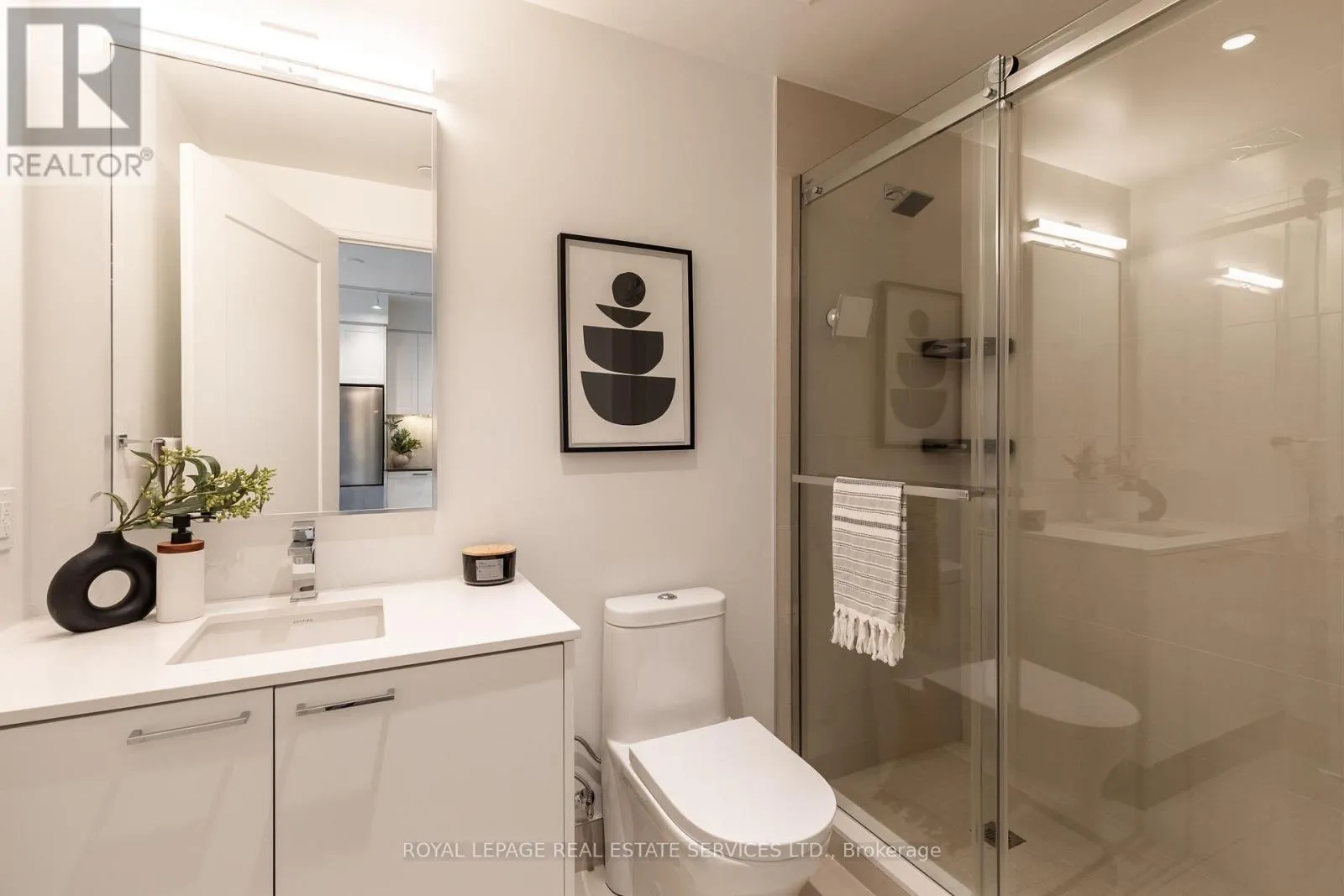 617 - 293 THE KINGSWAY