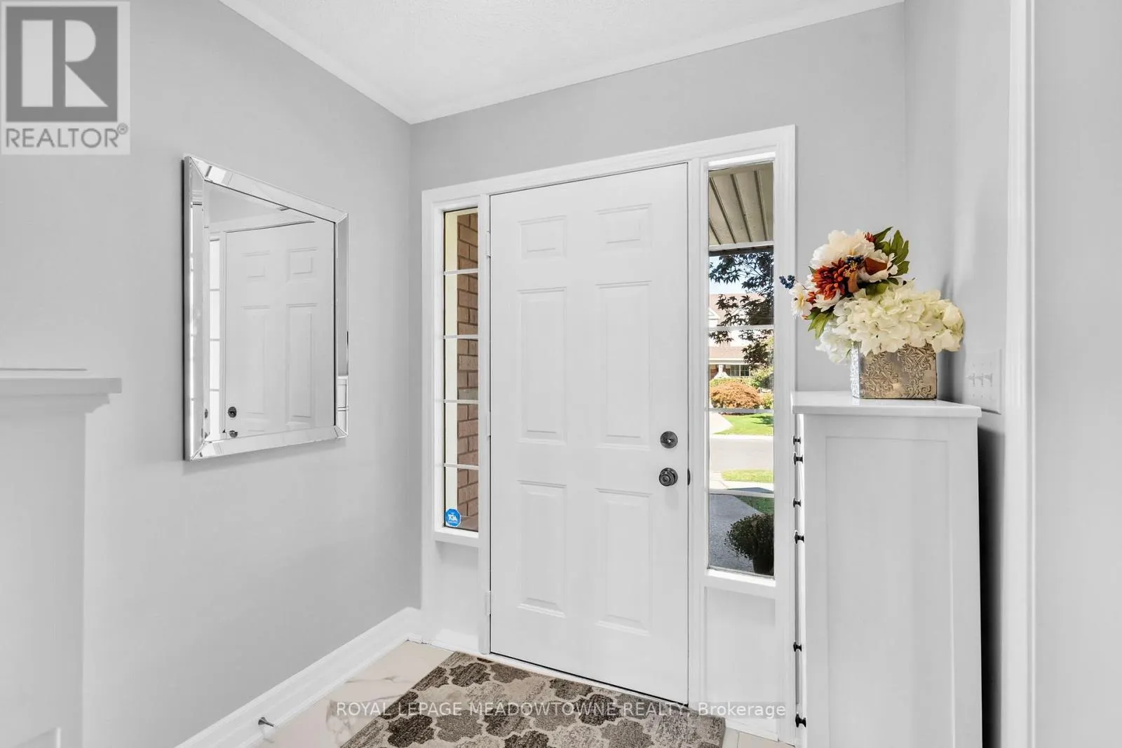 583 CAVERHILL CRESCENT