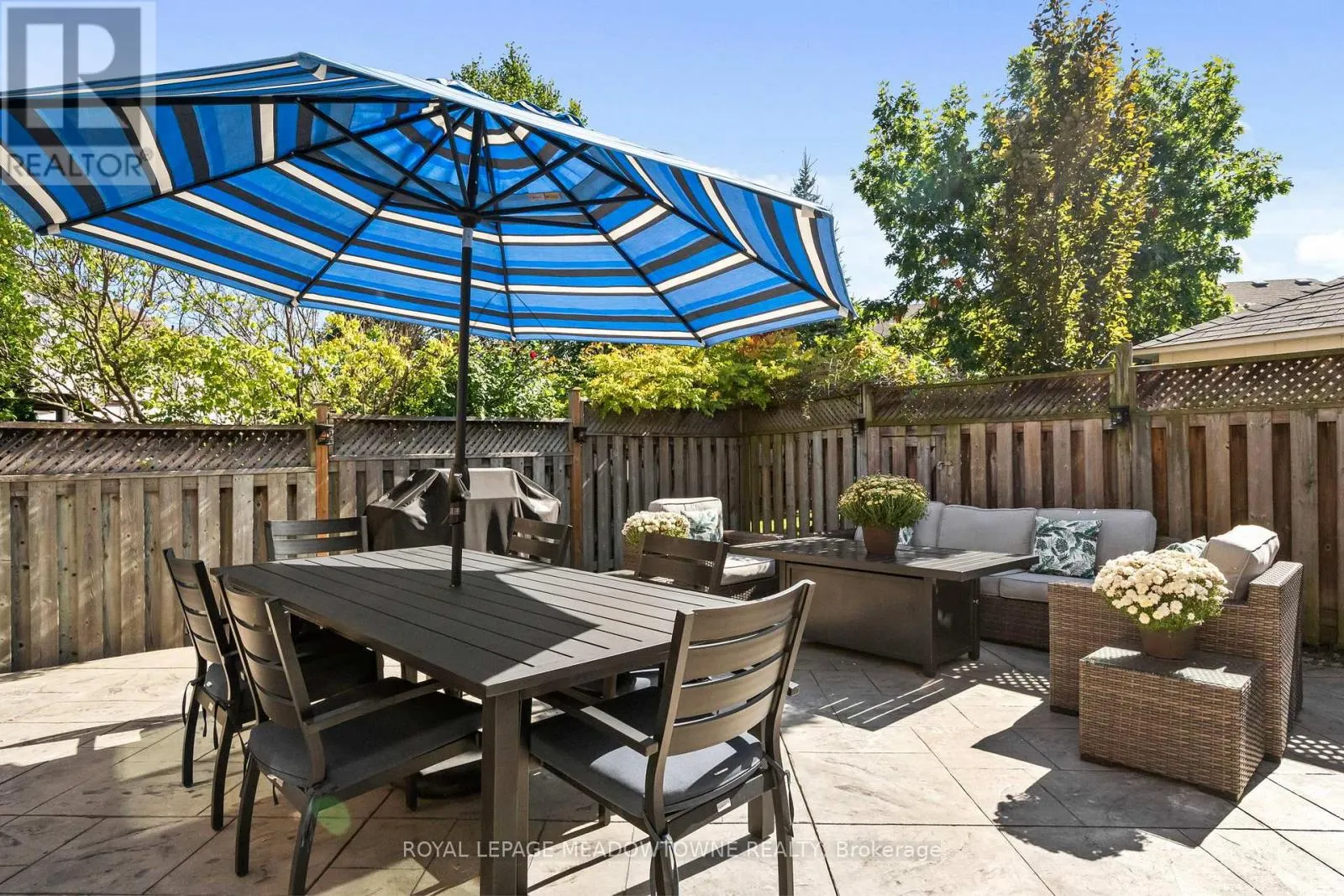 583 CAVERHILL CRESCENT