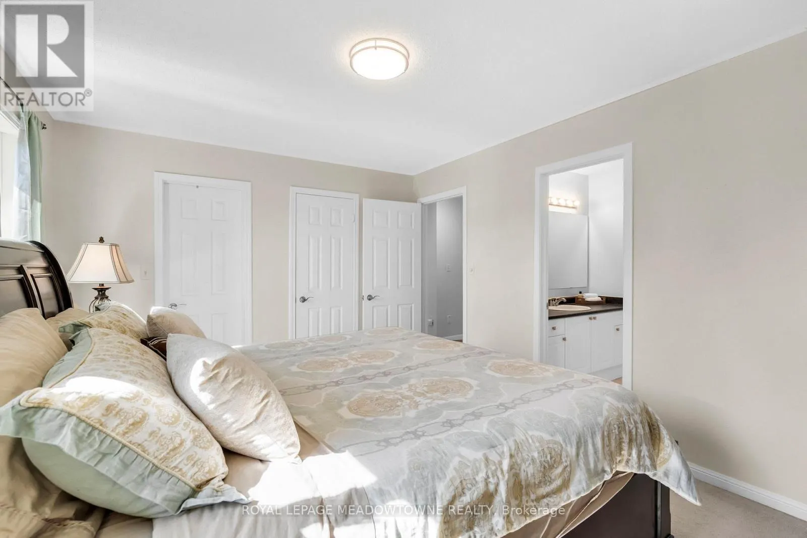 583 CAVERHILL CRESCENT