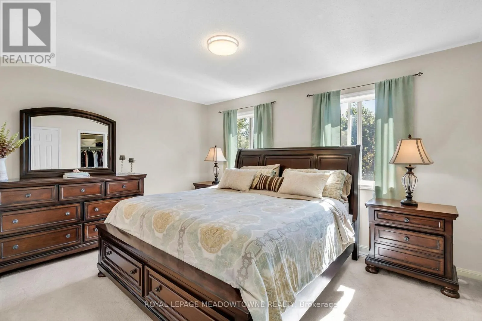 583 CAVERHILL CRESCENT