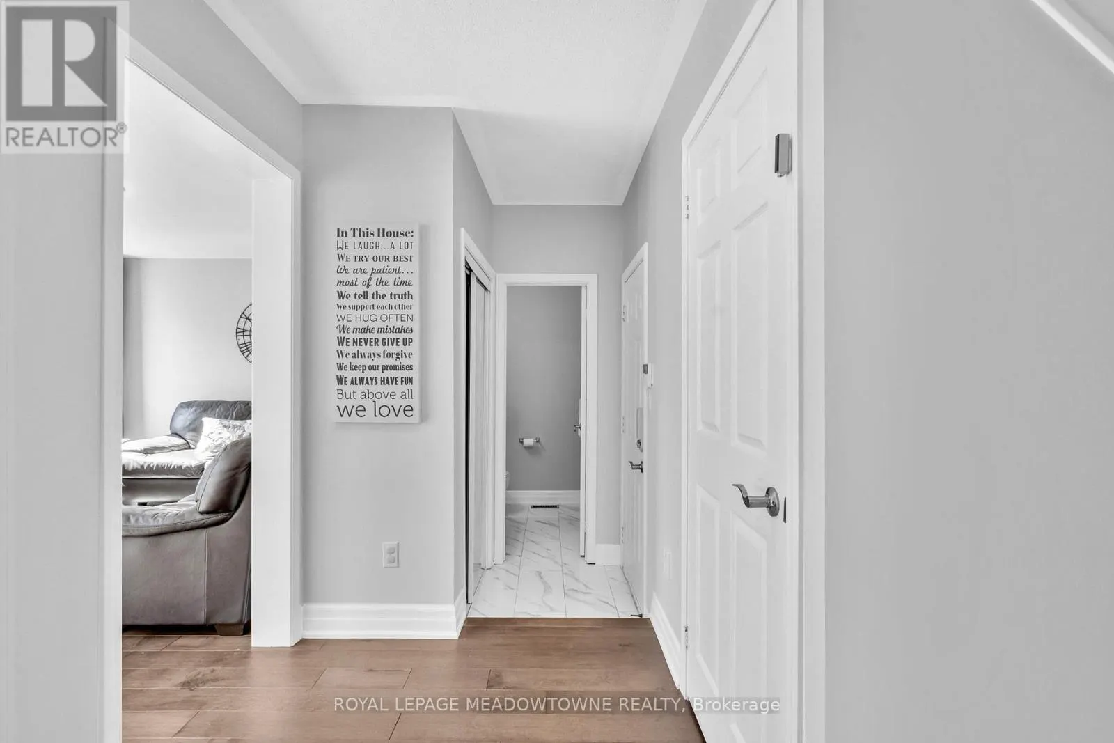 583 CAVERHILL CRESCENT