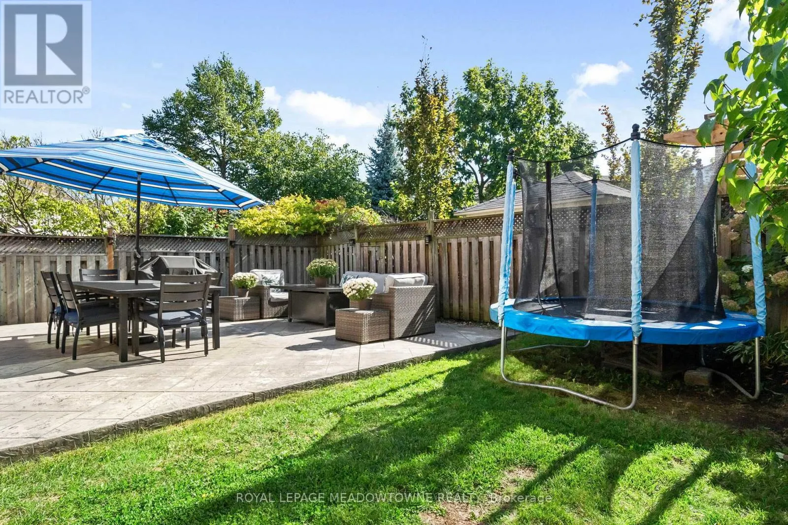 583 CAVERHILL CRESCENT