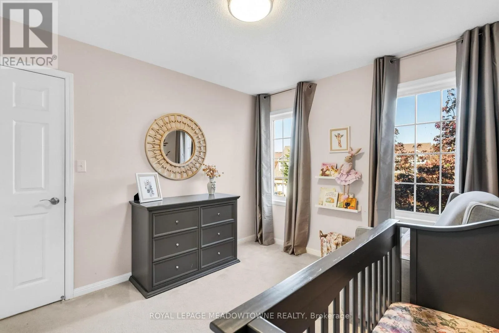 583 CAVERHILL CRESCENT