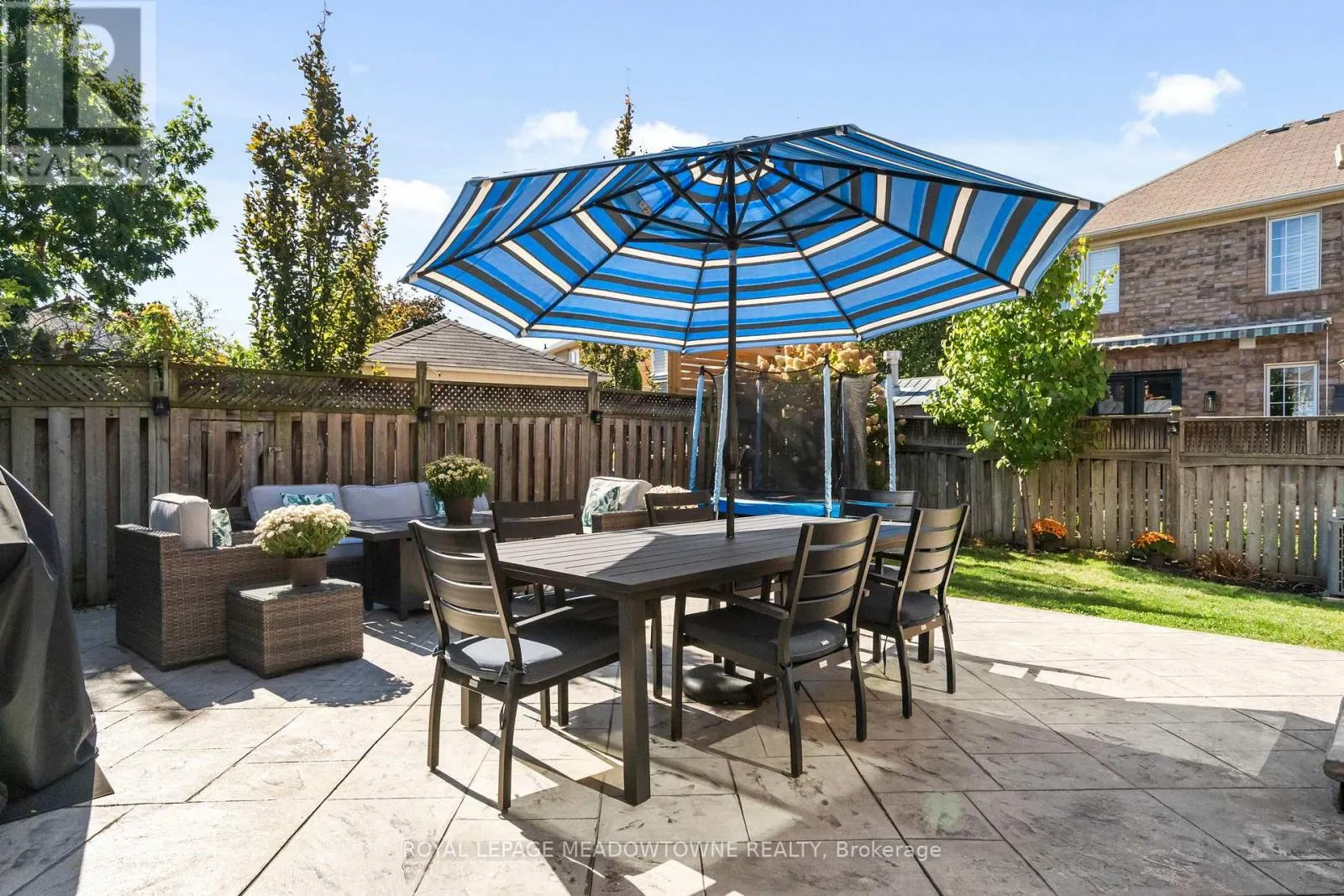 583 CAVERHILL CRESCENT