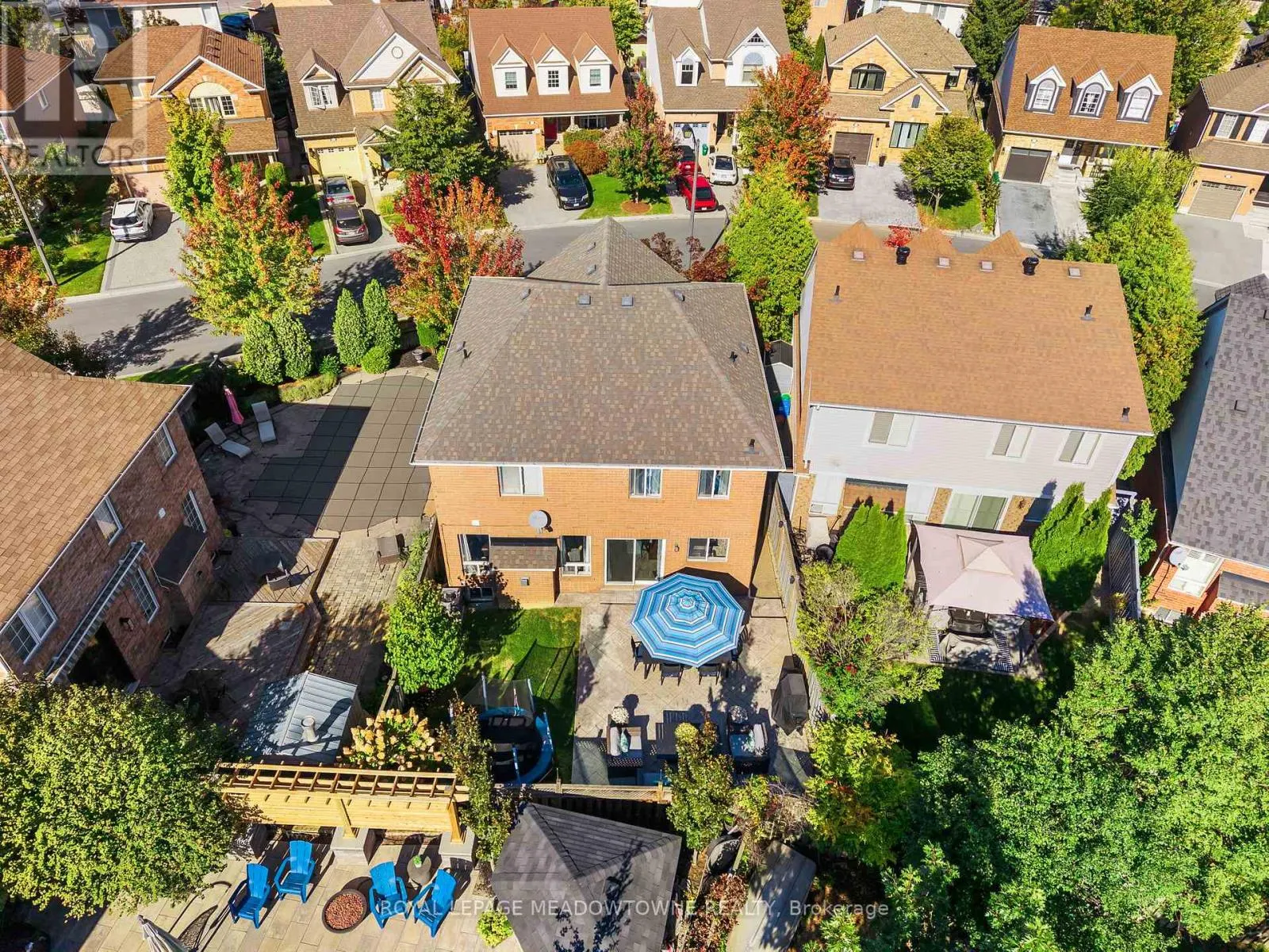 583 CAVERHILL CRESCENT