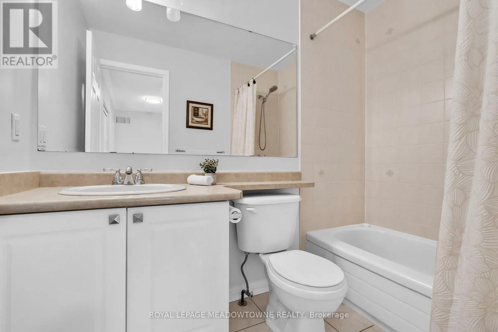 583 CAVERHILL CRESCENT