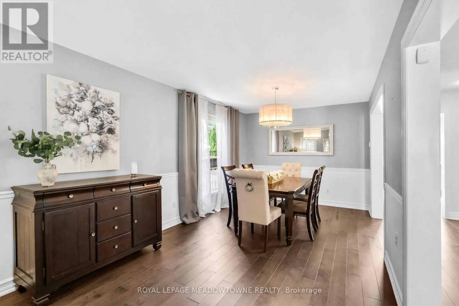 583 CAVERHILL CRESCENT