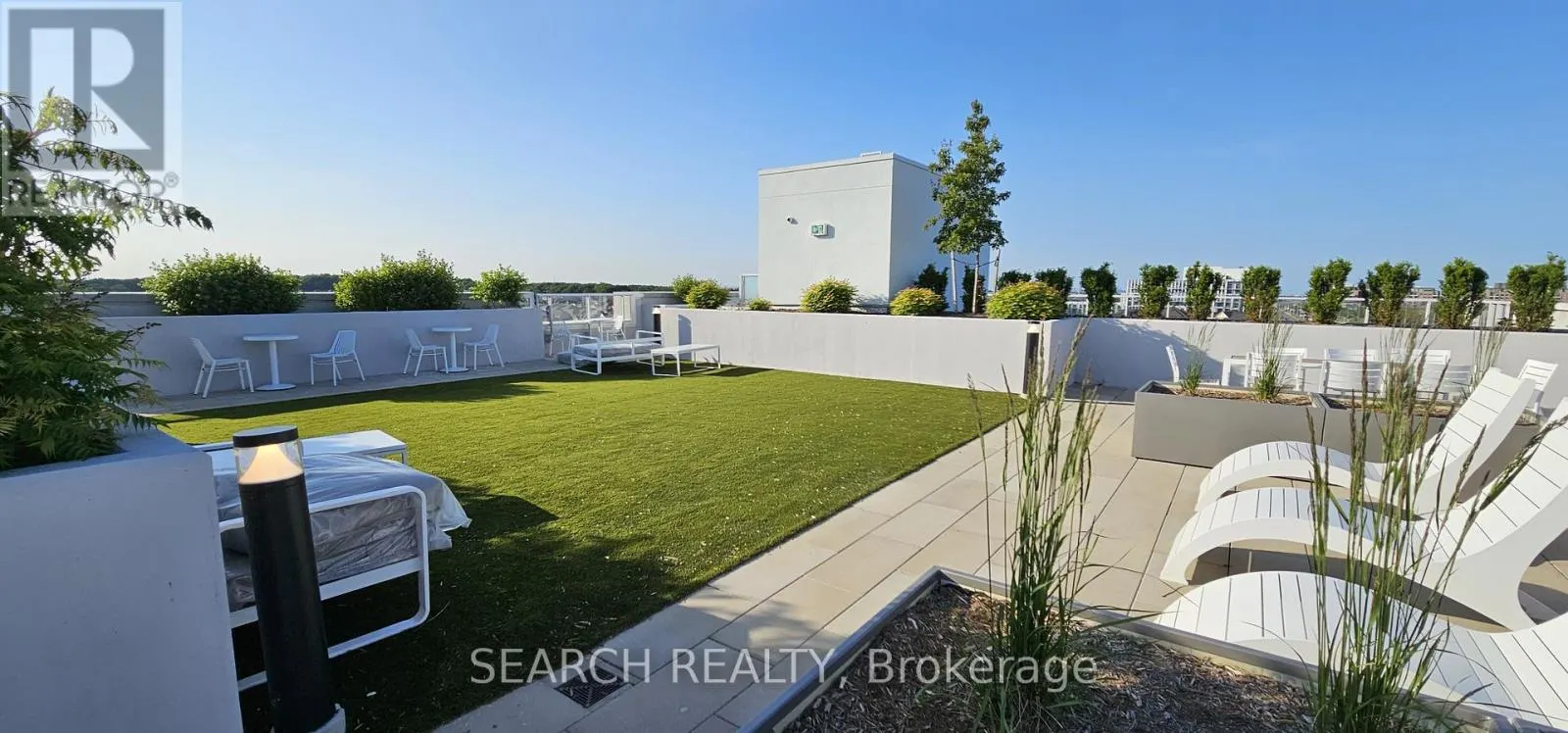 301 - 412 SILVER MAPLE ROAD