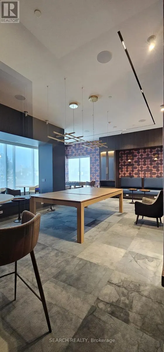 301 - 412 SILVER MAPLE ROAD