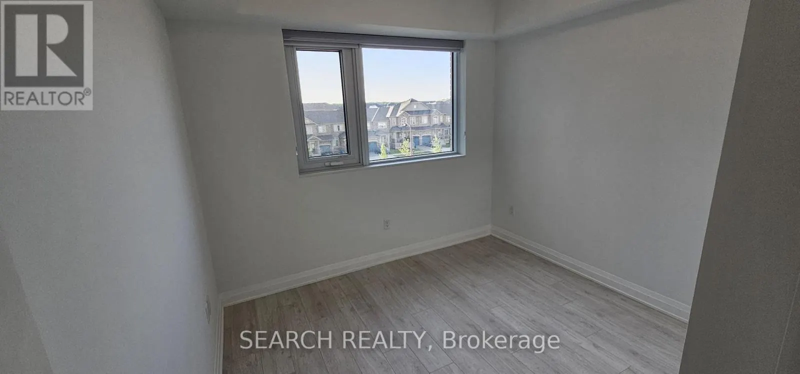 301 - 412 SILVER MAPLE ROAD