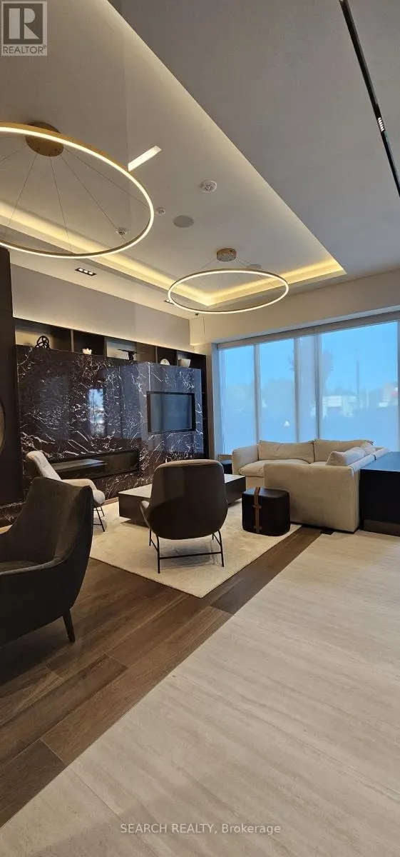 301 - 412 SILVER MAPLE ROAD