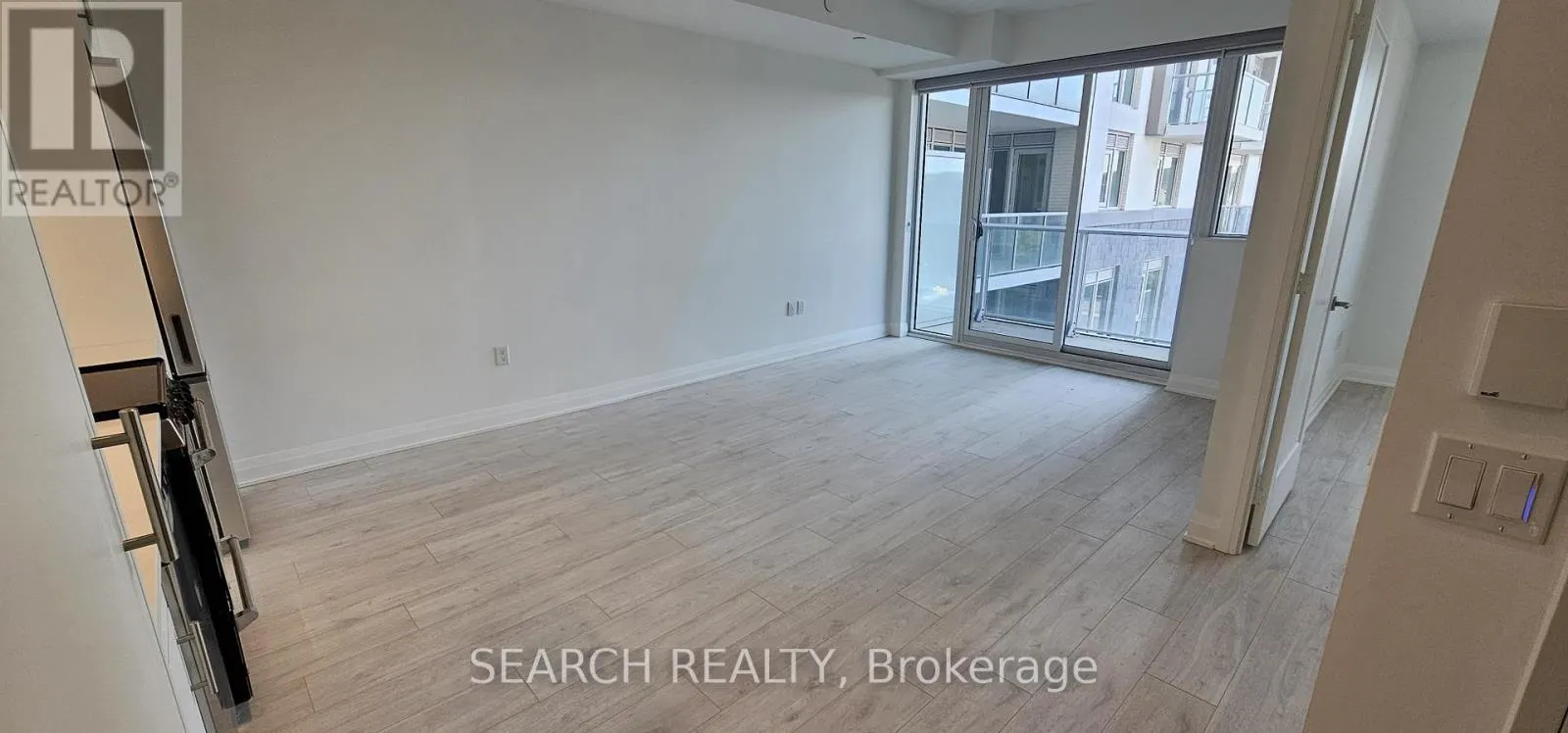 301 - 412 SILVER MAPLE ROAD