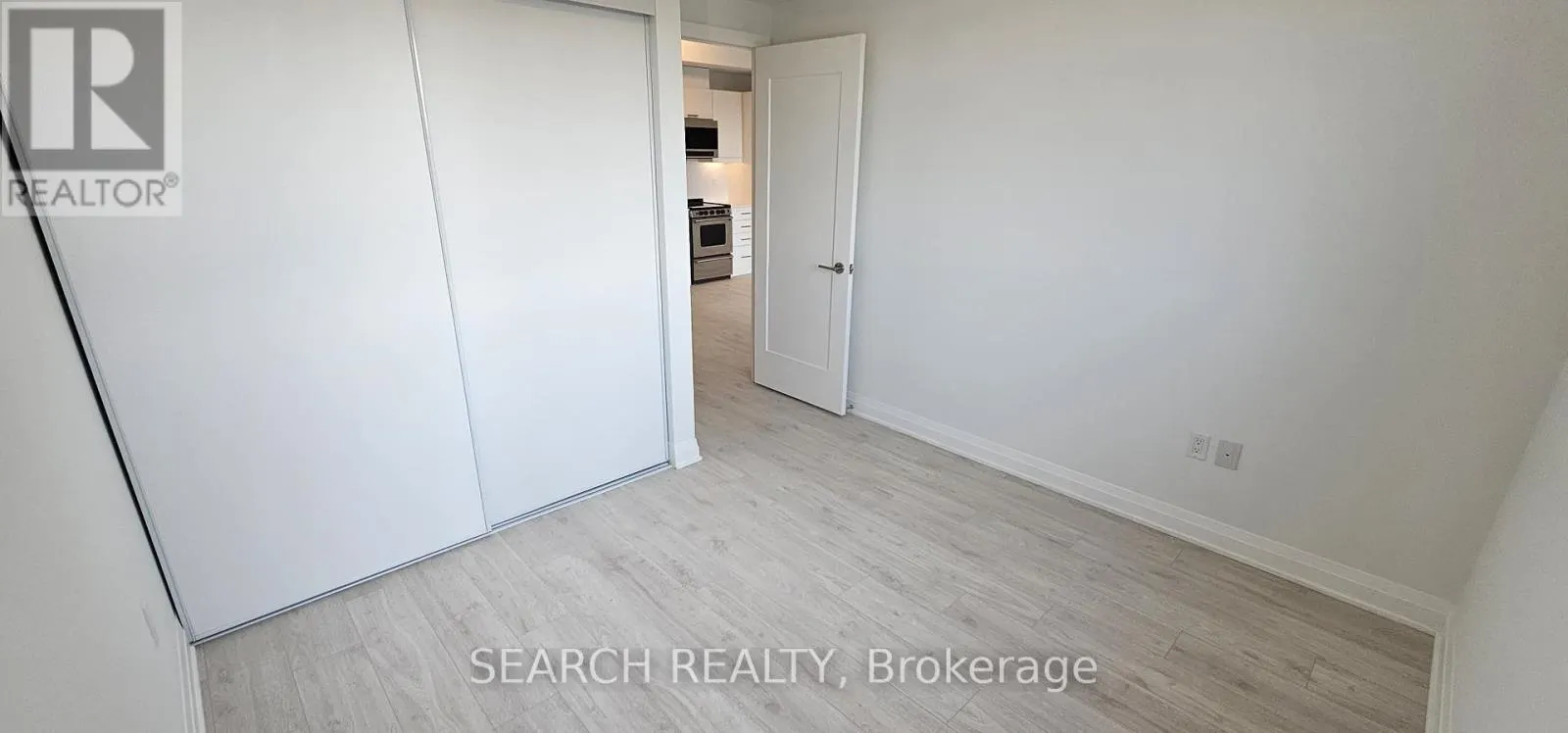 301 - 412 SILVER MAPLE ROAD