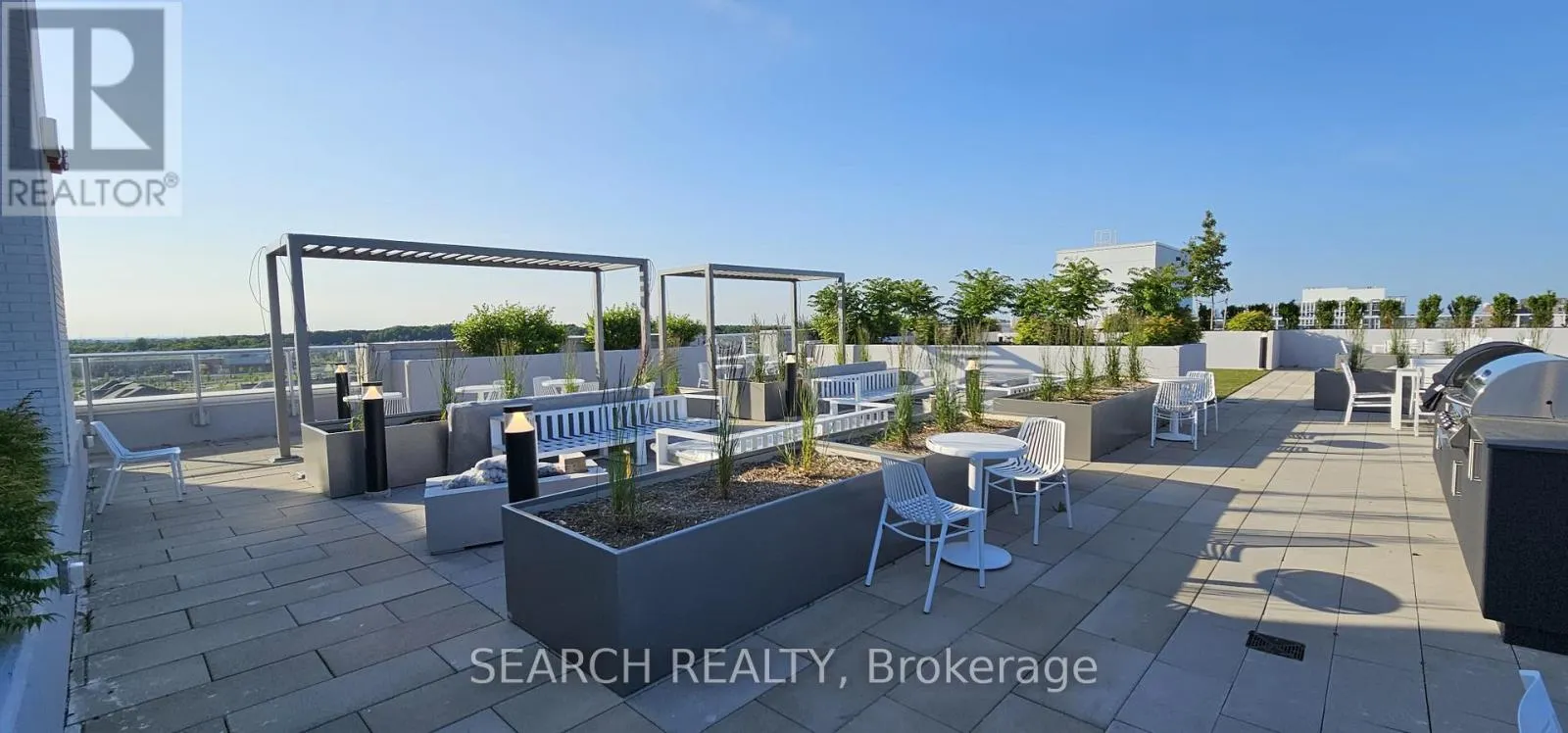 301 - 412 SILVER MAPLE ROAD