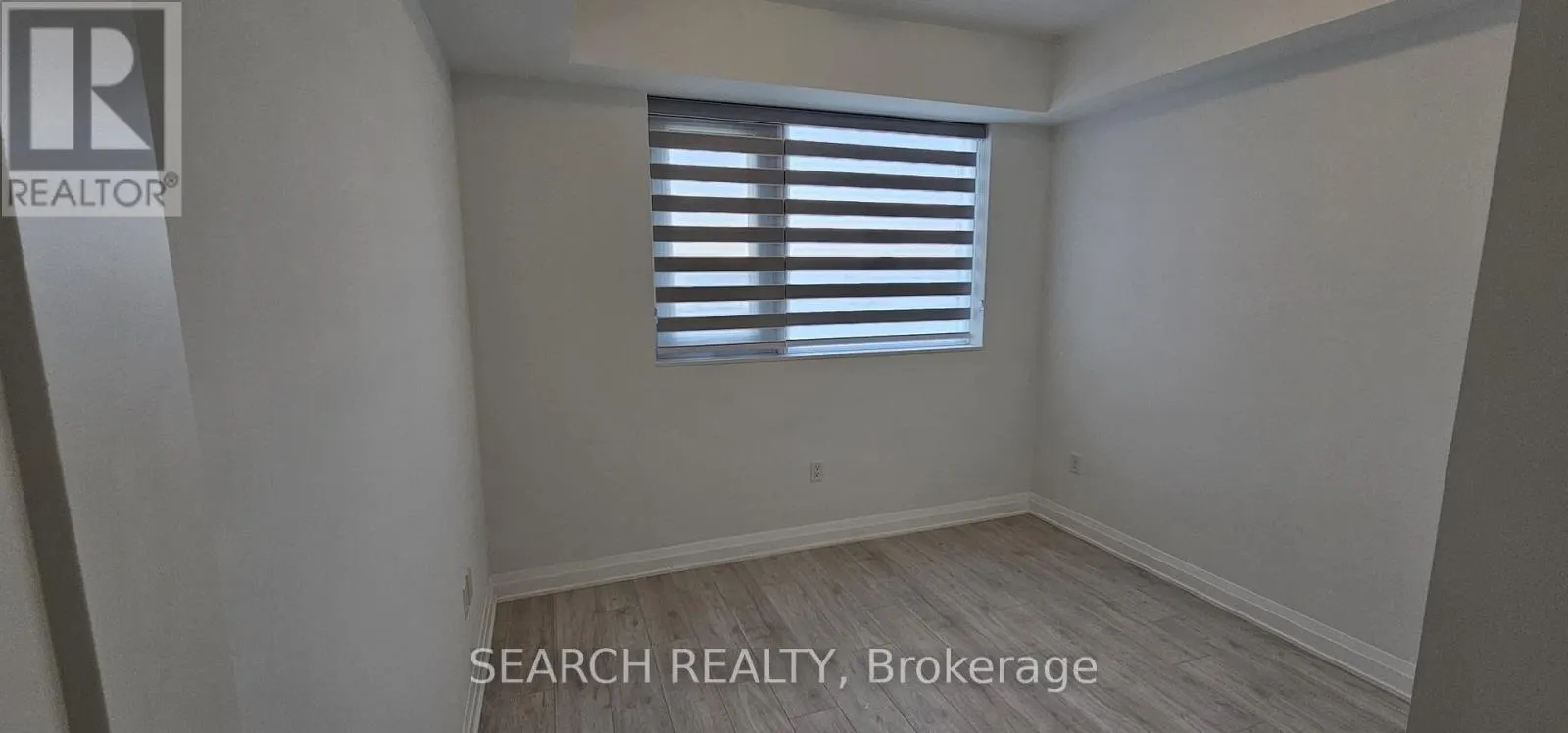 301 - 412 SILVER MAPLE ROAD