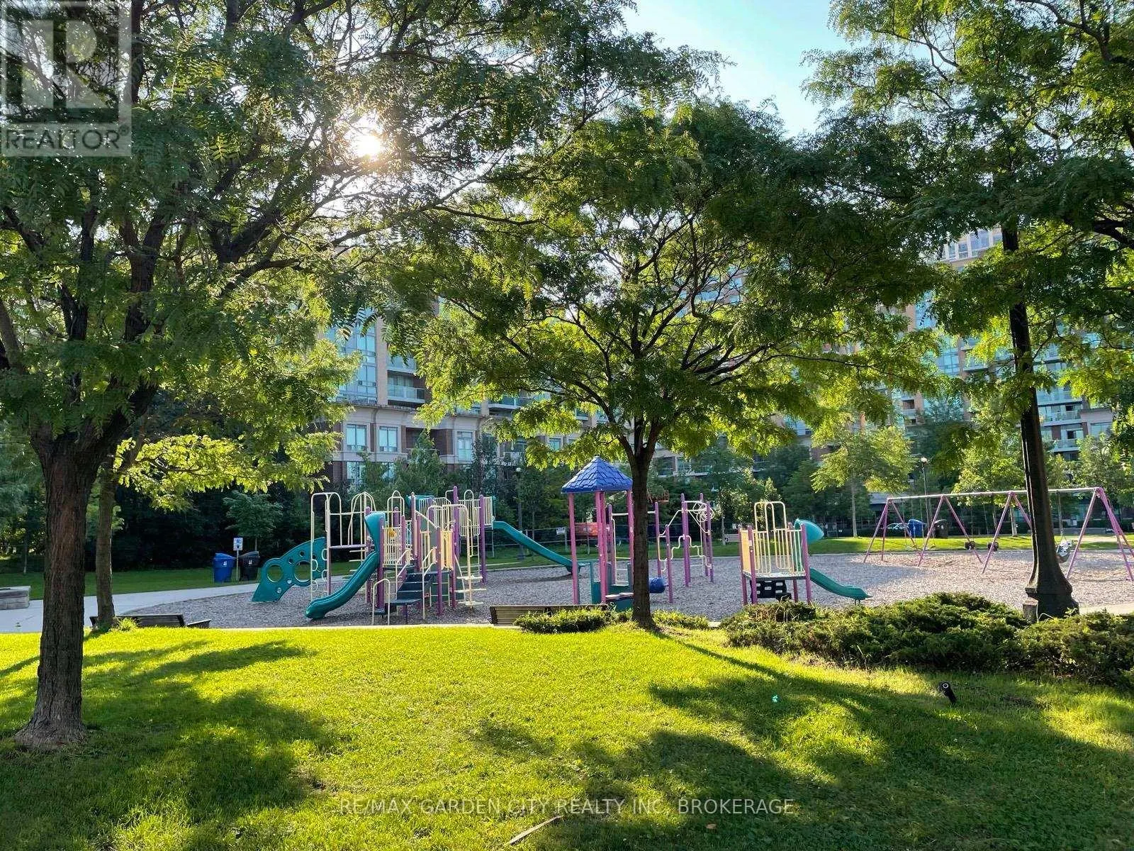 1402/PH2 - 5101 DUNDAS STREET W, #1402/PH2