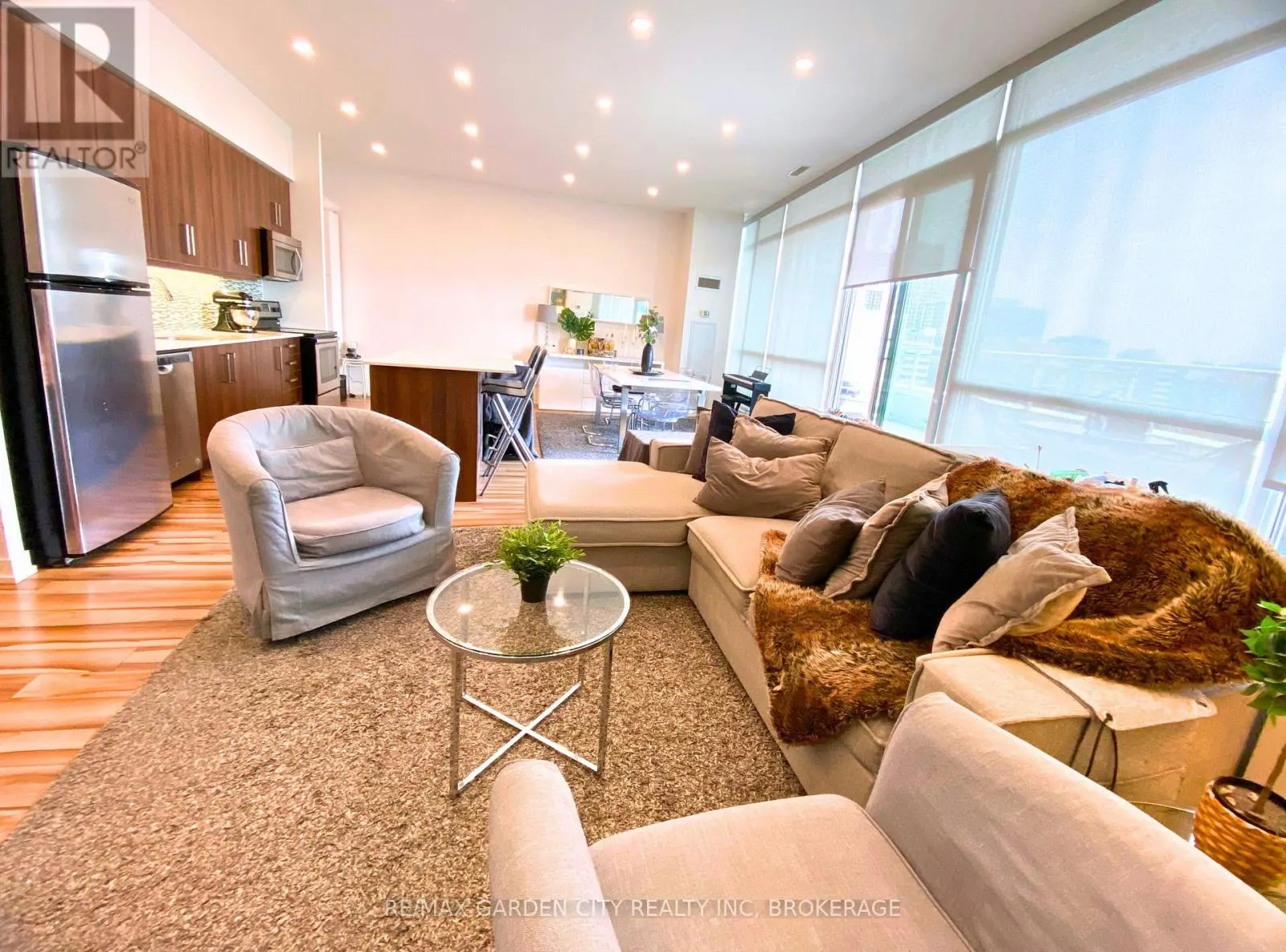 1402/PH2 - 5101 DUNDAS STREET W, #1402/PH2