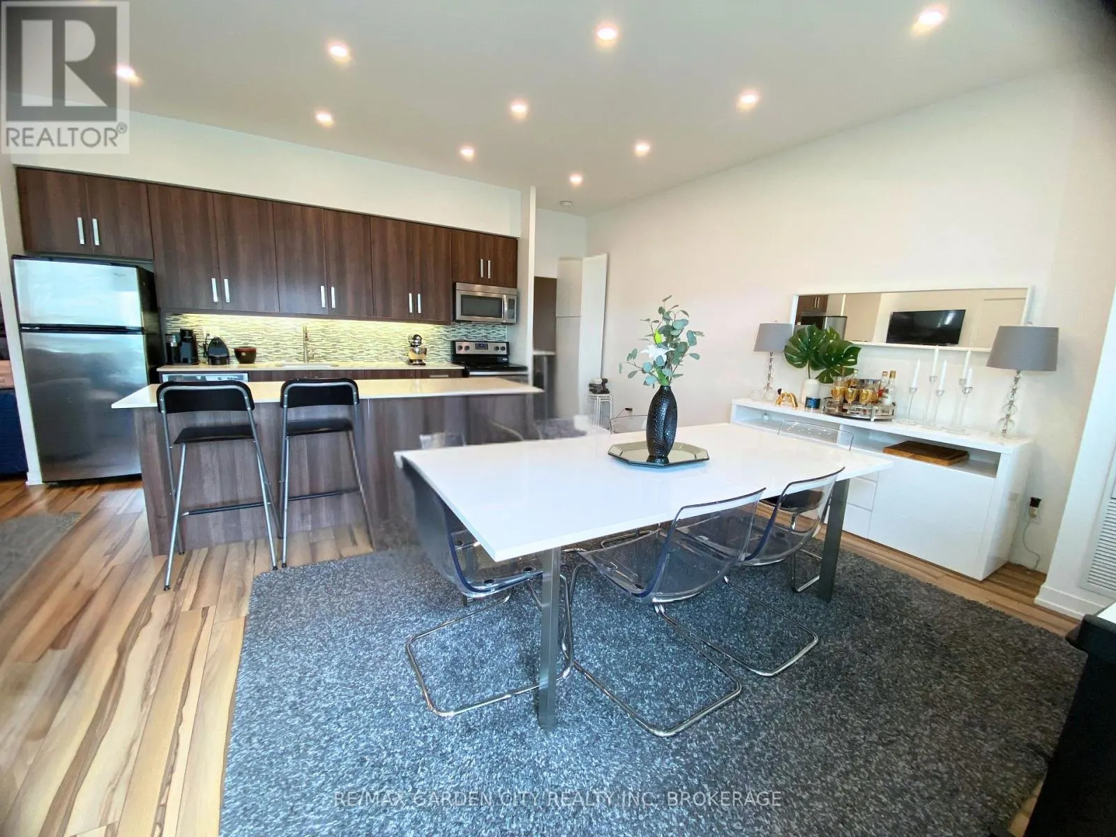 1402/PH2 - 5101 DUNDAS STREET W, #1402/PH2