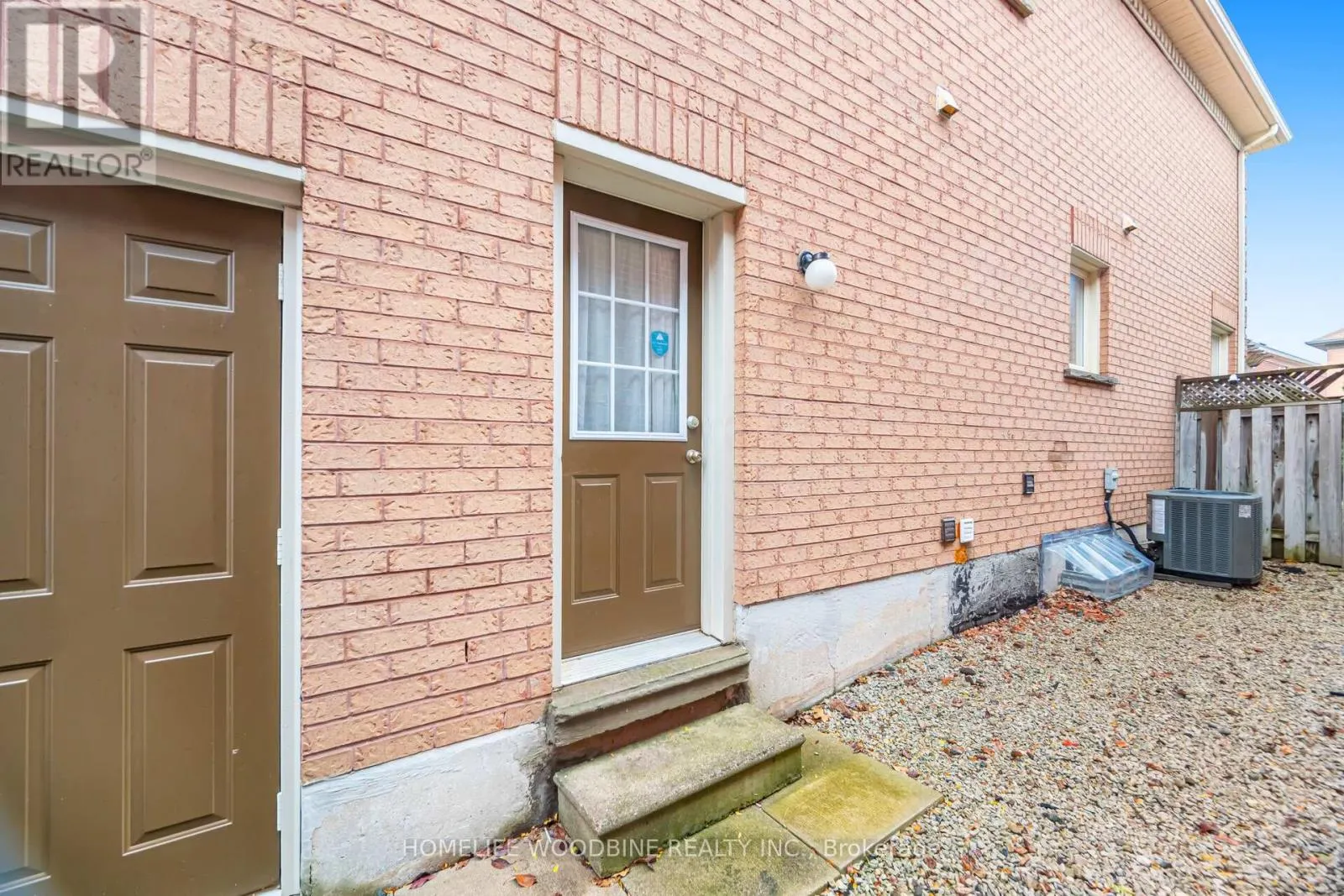 2546 BURNFORD TRAIL N