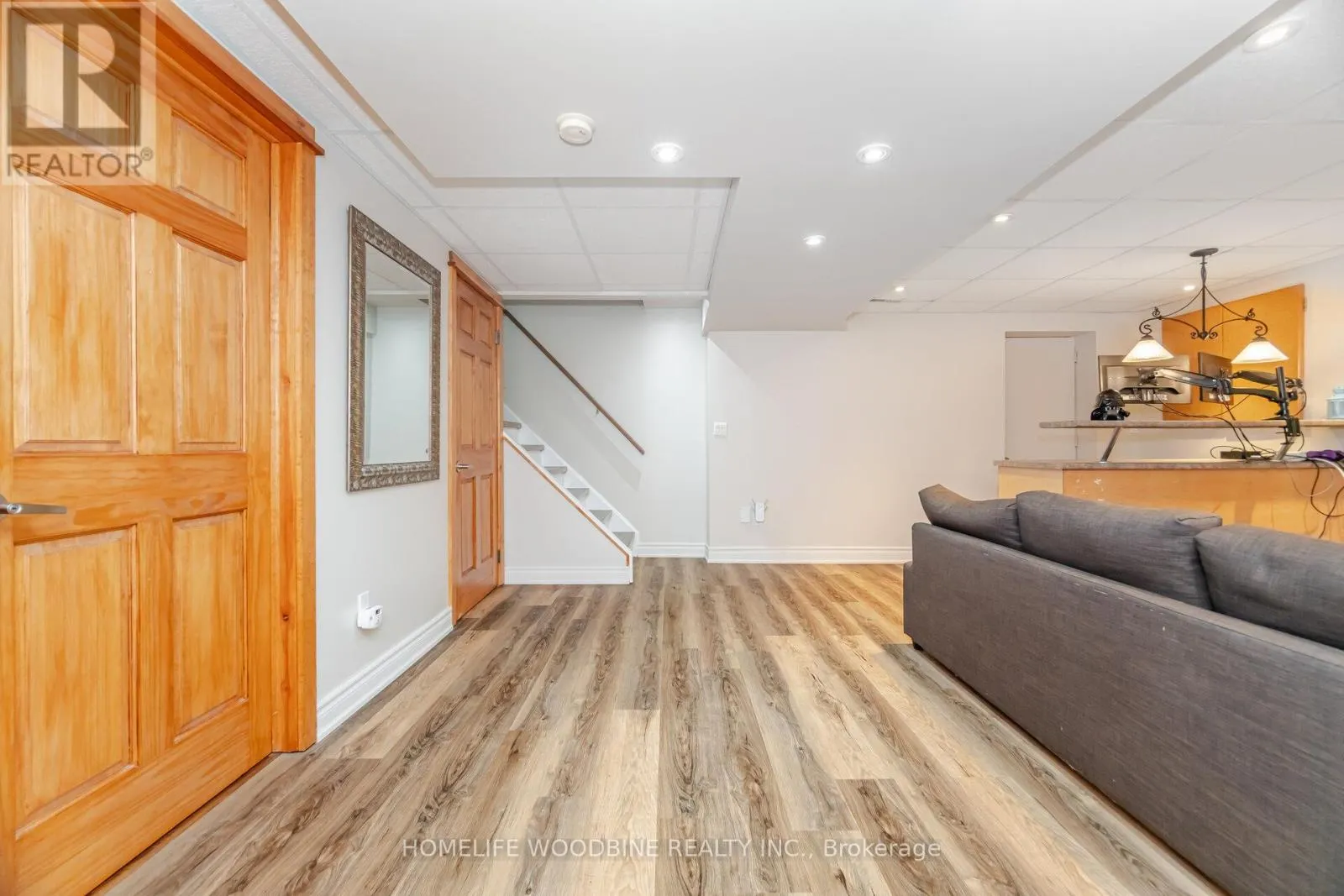 2546 BURNFORD TRAIL N