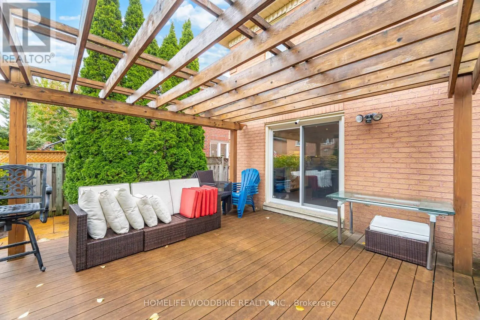 2546 BURNFORD TRAIL N