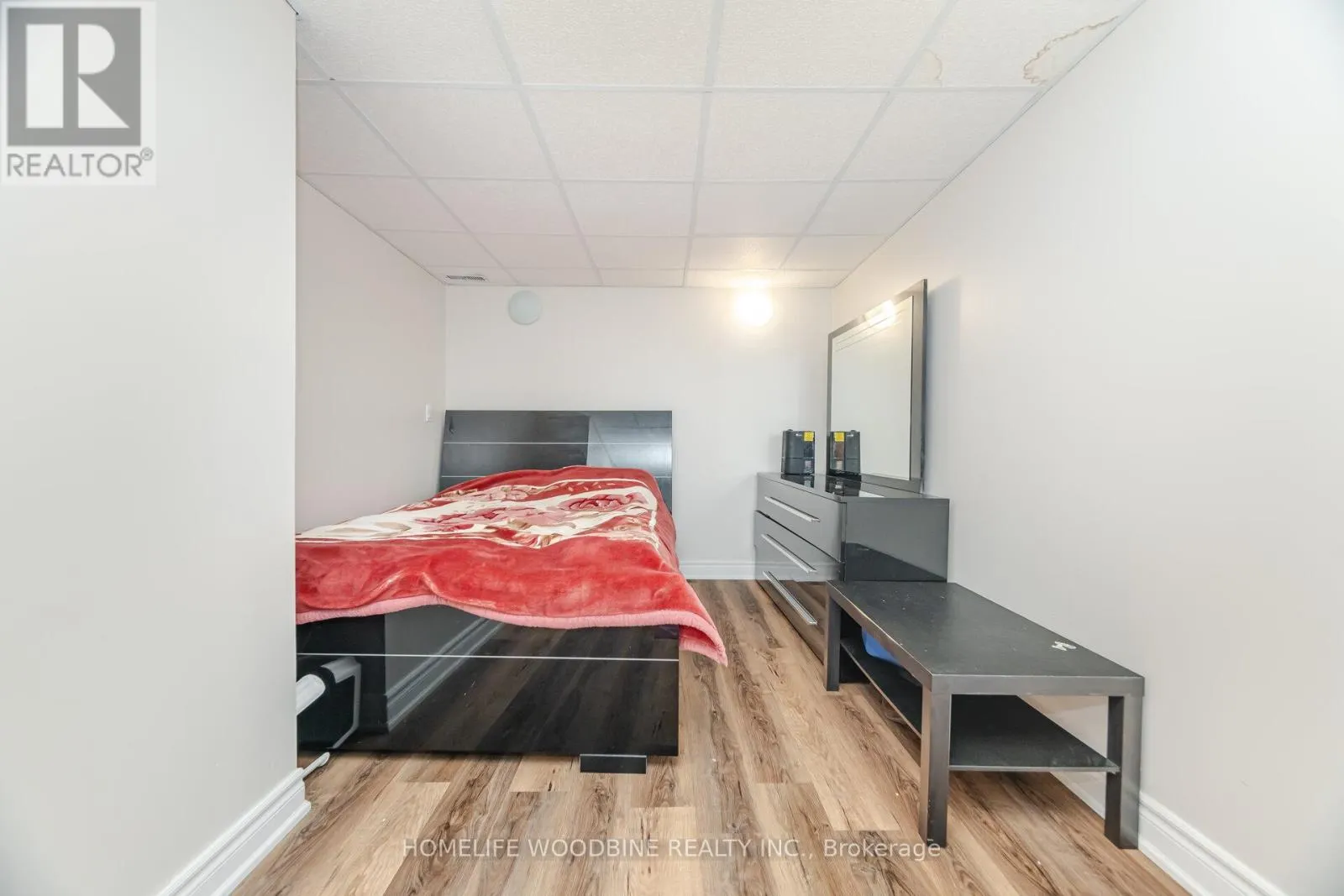 2546 BURNFORD TRAIL N