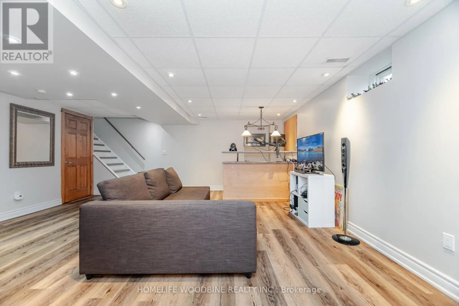 2546 BURNFORD TRAIL N