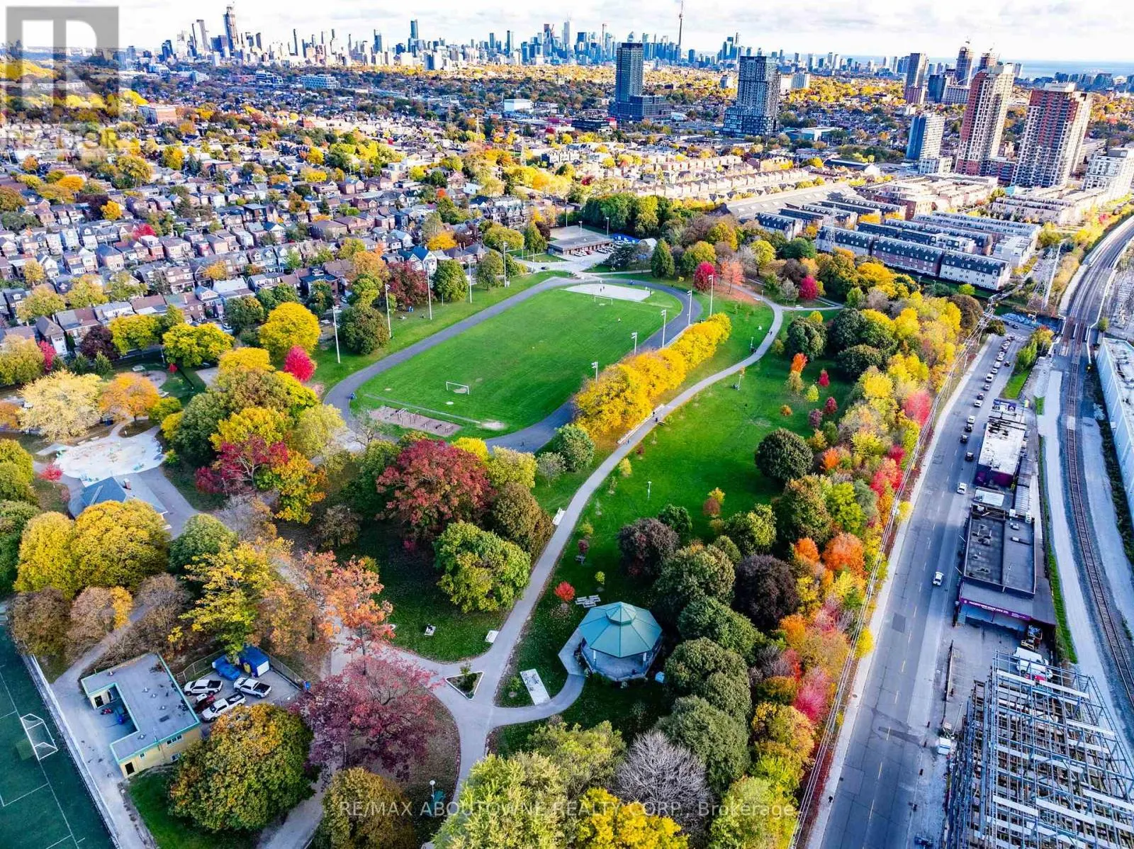 144 - 12 FOUNDRY AVENUE