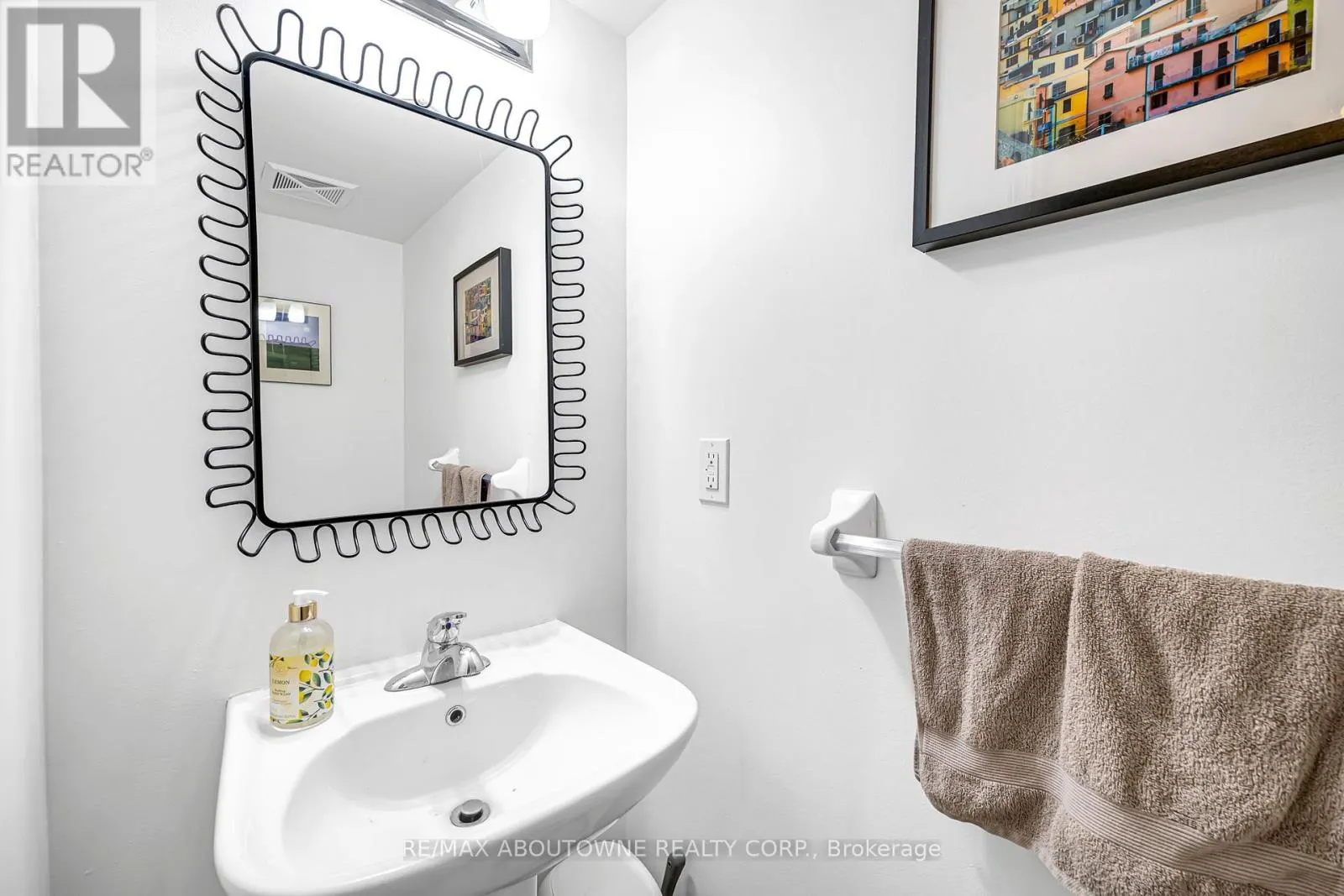 144 - 12 FOUNDRY AVENUE