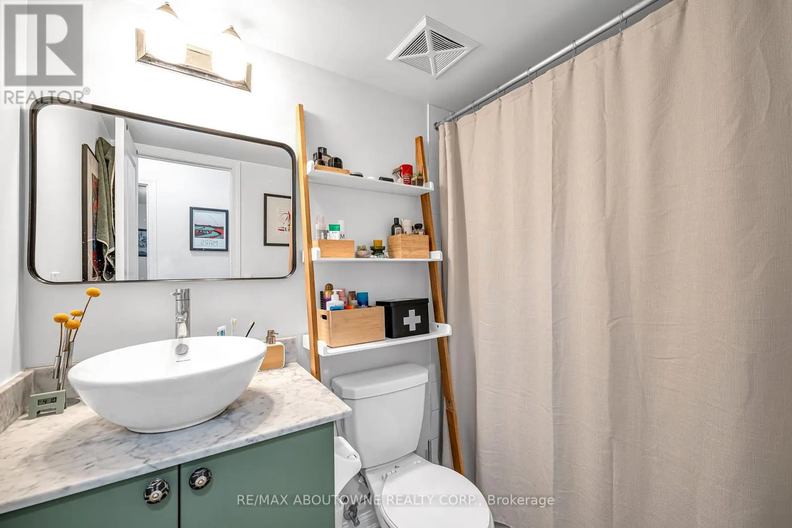 144 - 12 FOUNDRY AVENUE