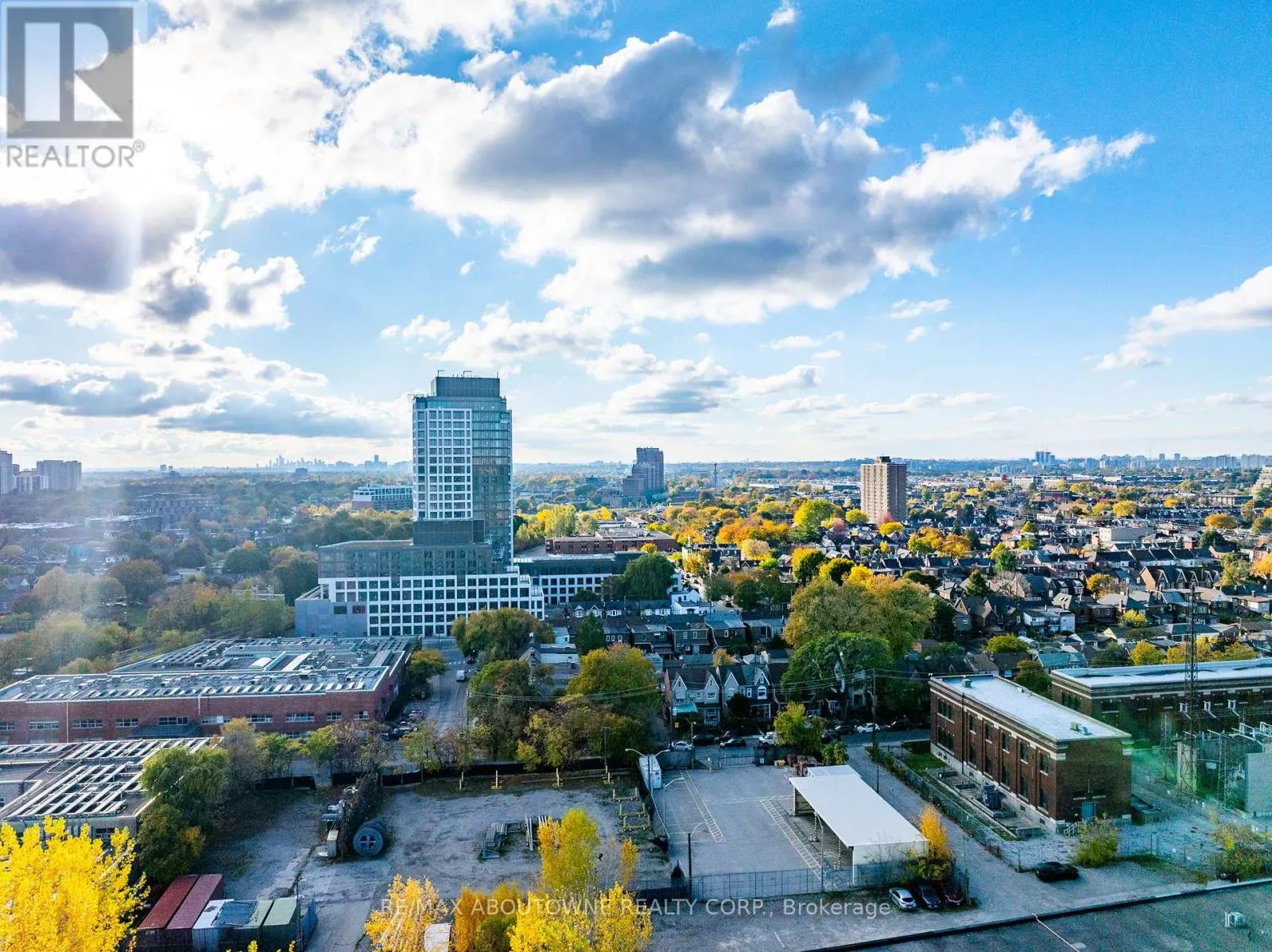 144 - 12 FOUNDRY AVENUE