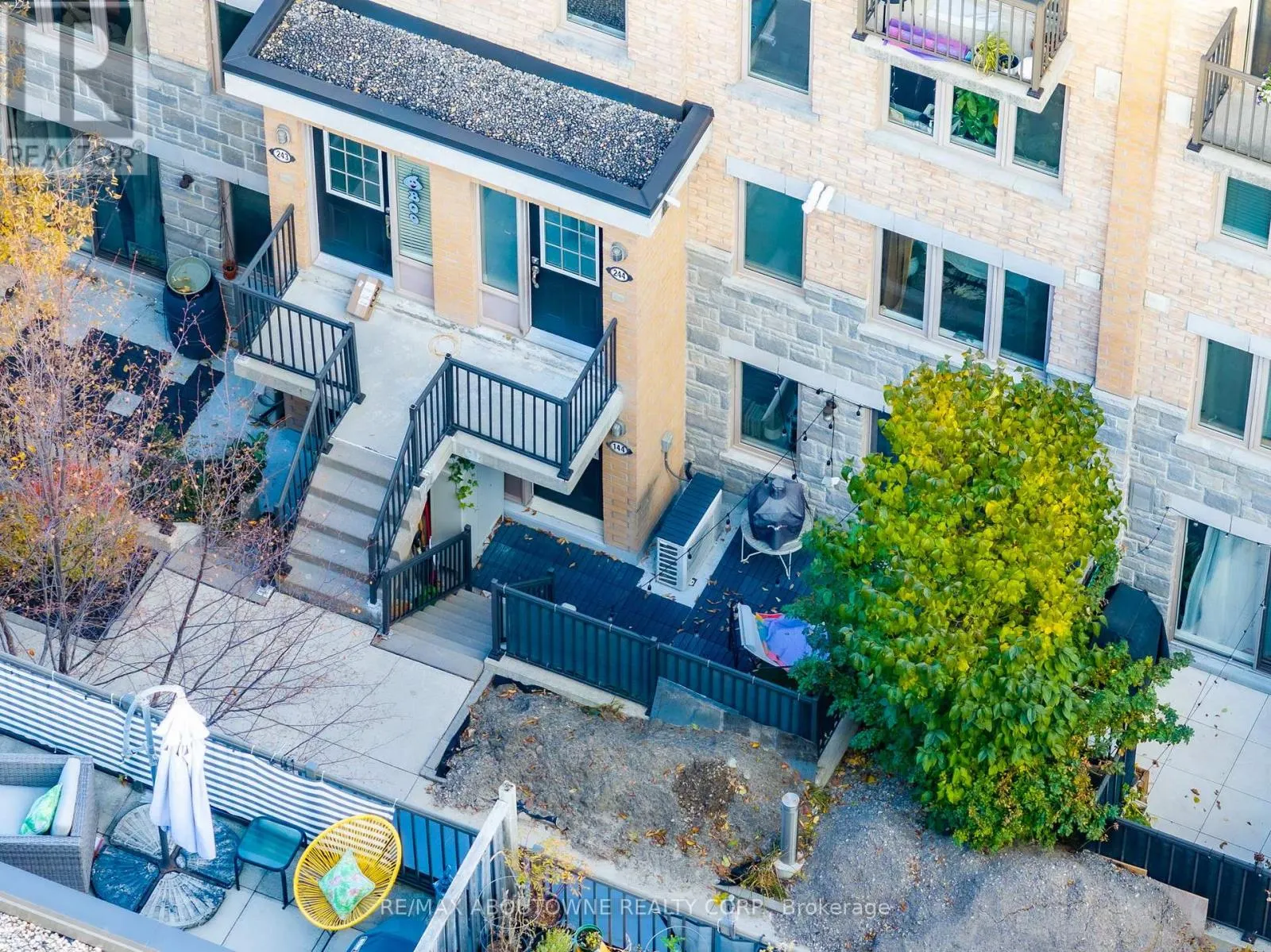 144 - 12 FOUNDRY AVENUE