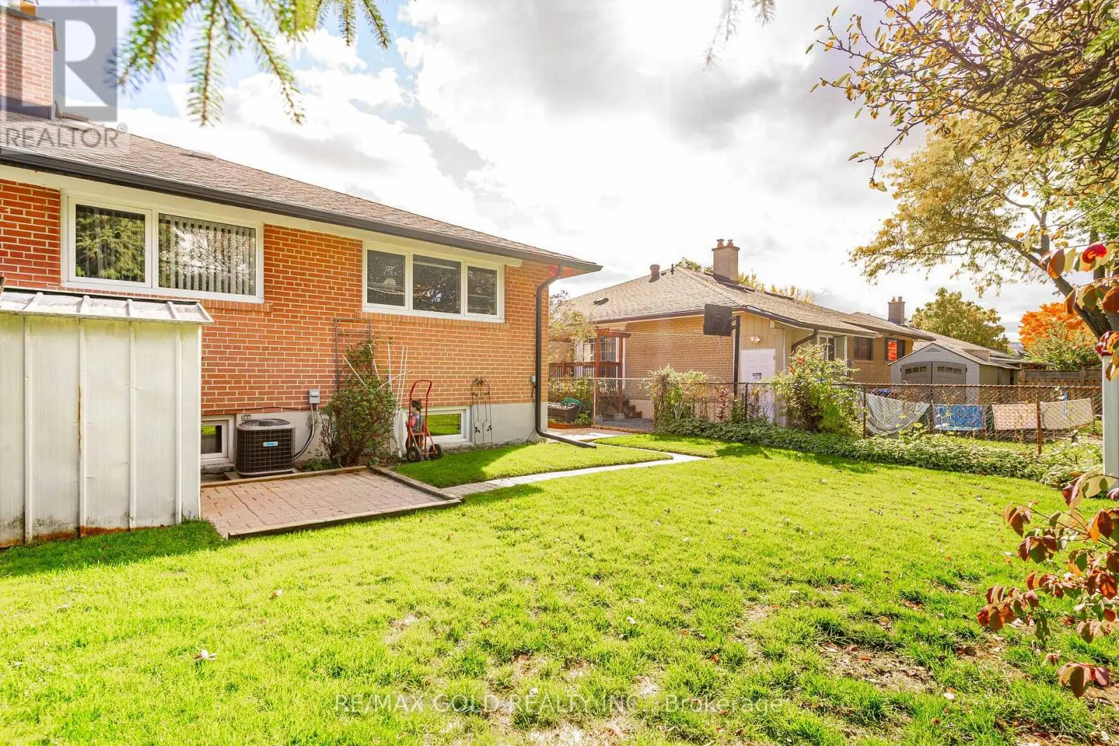 57 ALDERBURY CRESCENT