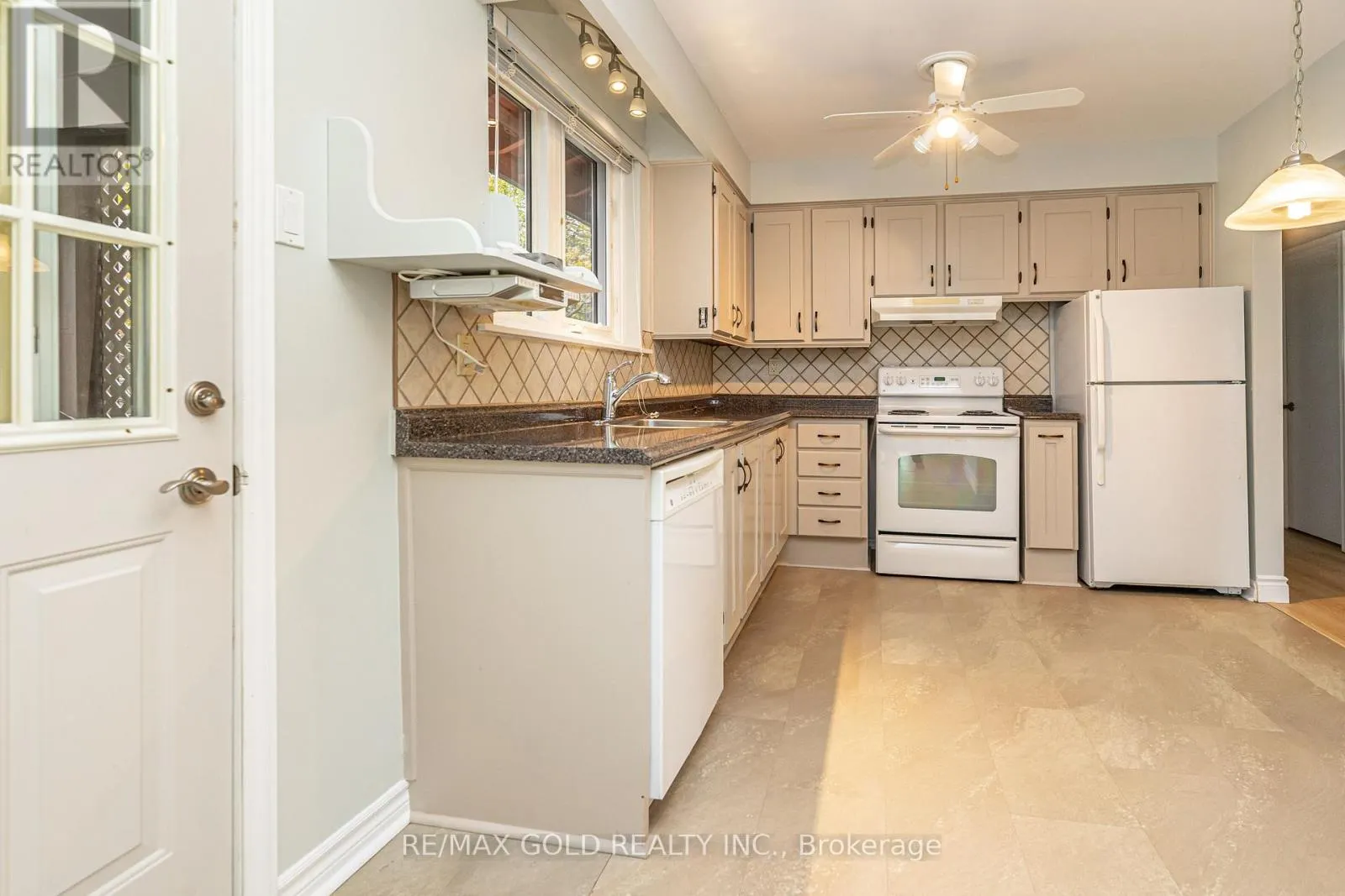 57 ALDERBURY CRESCENT