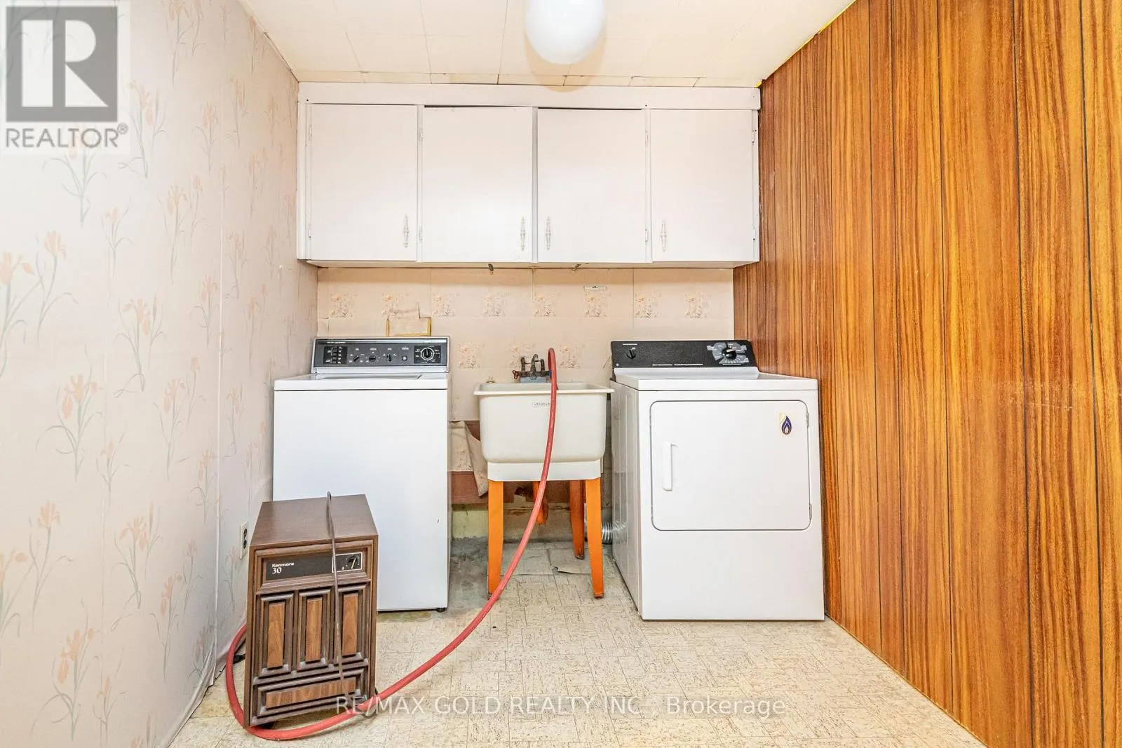 57 ALDERBURY CRESCENT