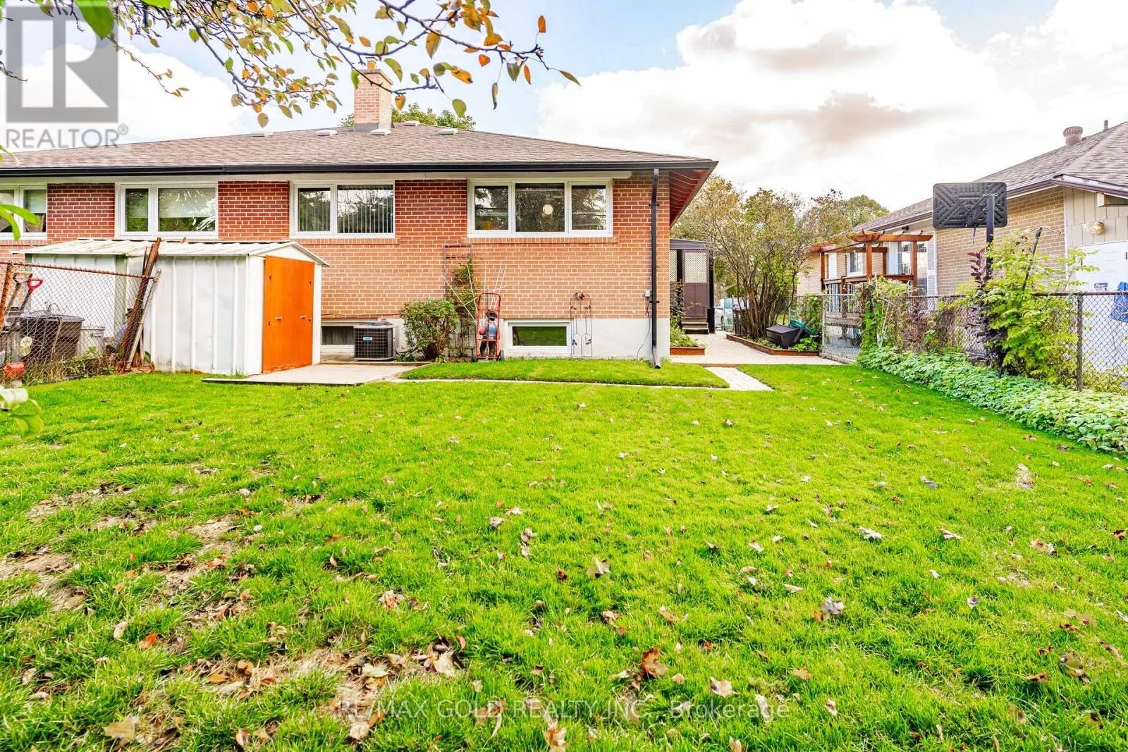 57 ALDERBURY CRESCENT