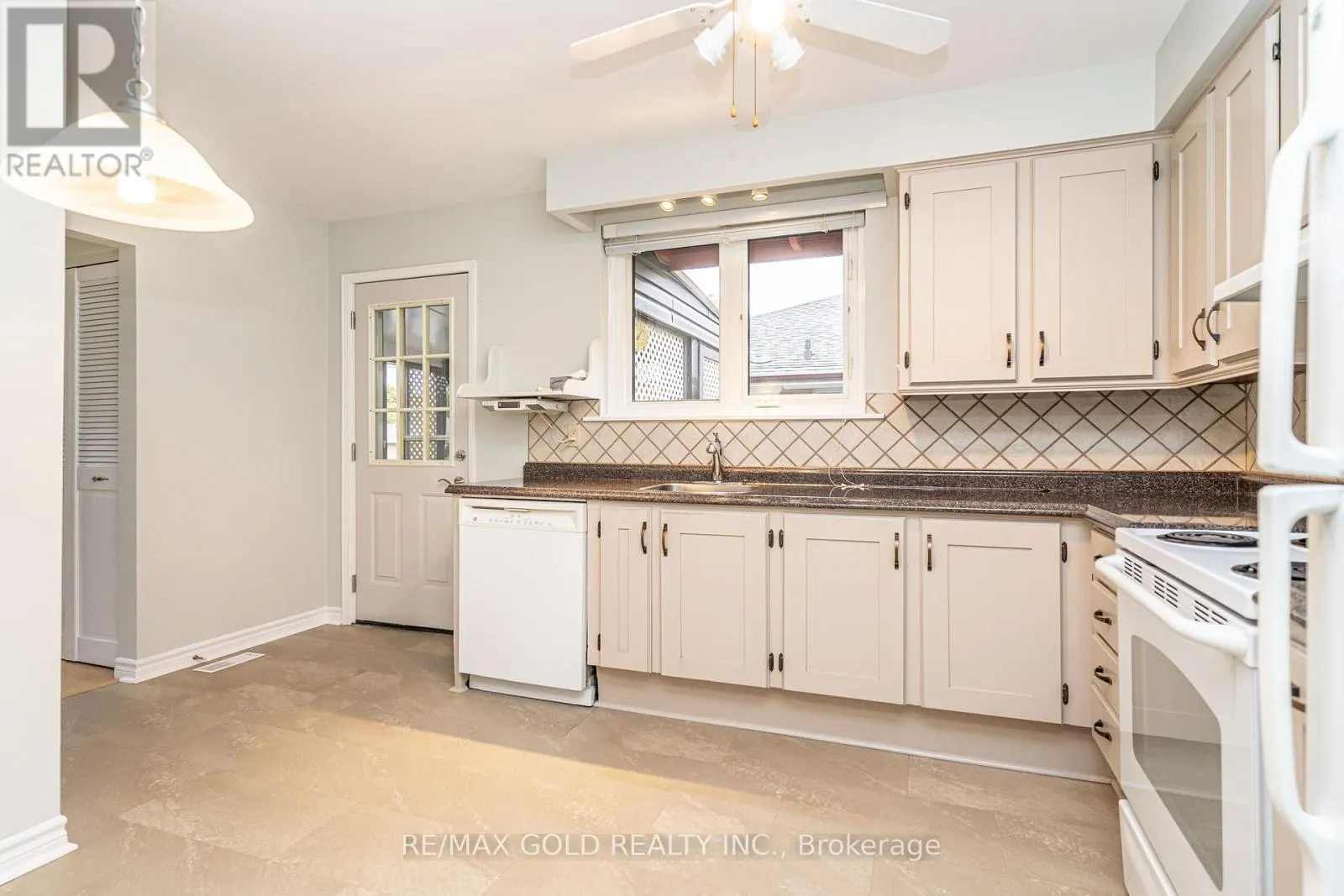 57 ALDERBURY CRESCENT