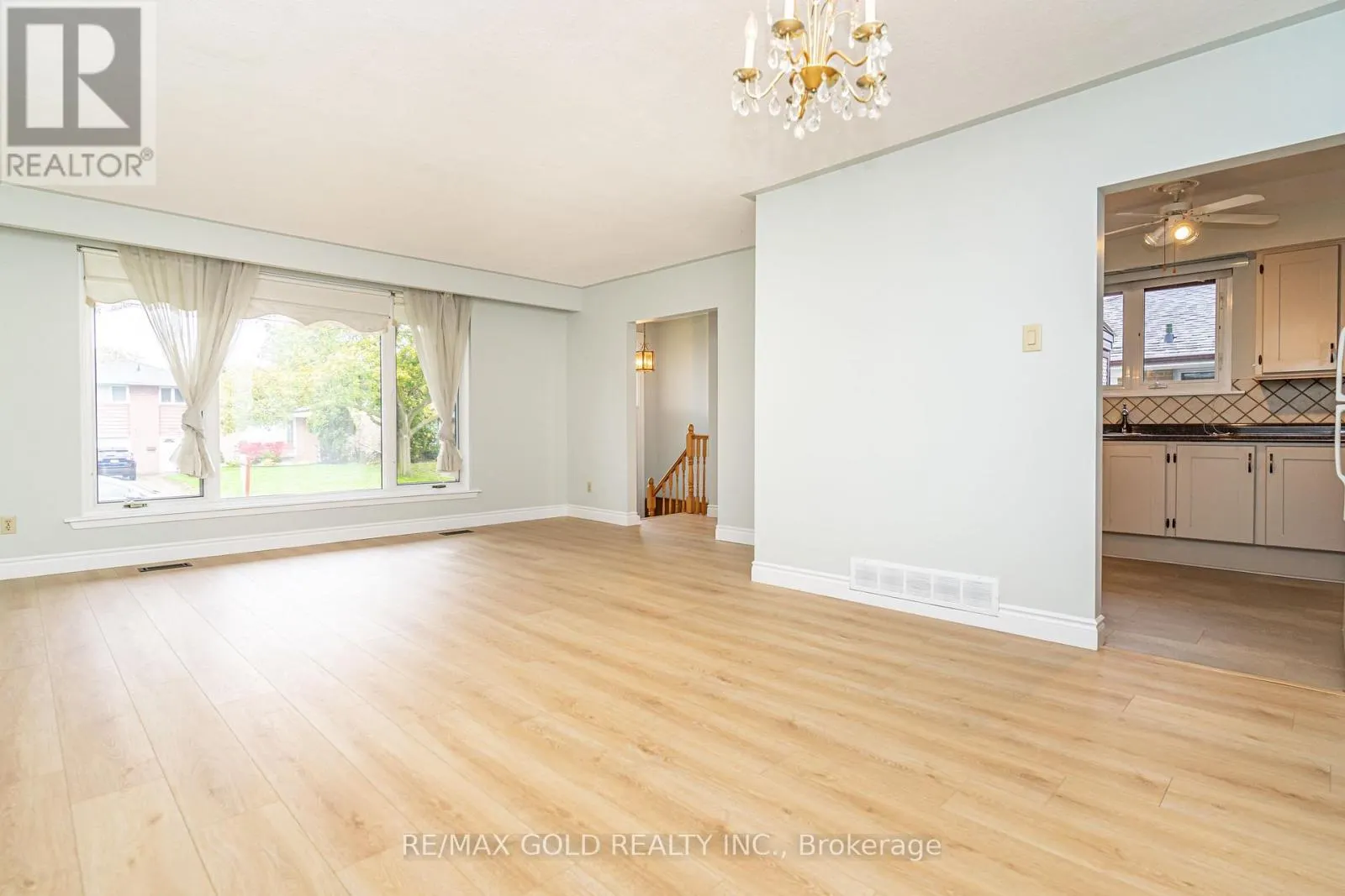 57 ALDERBURY CRESCENT