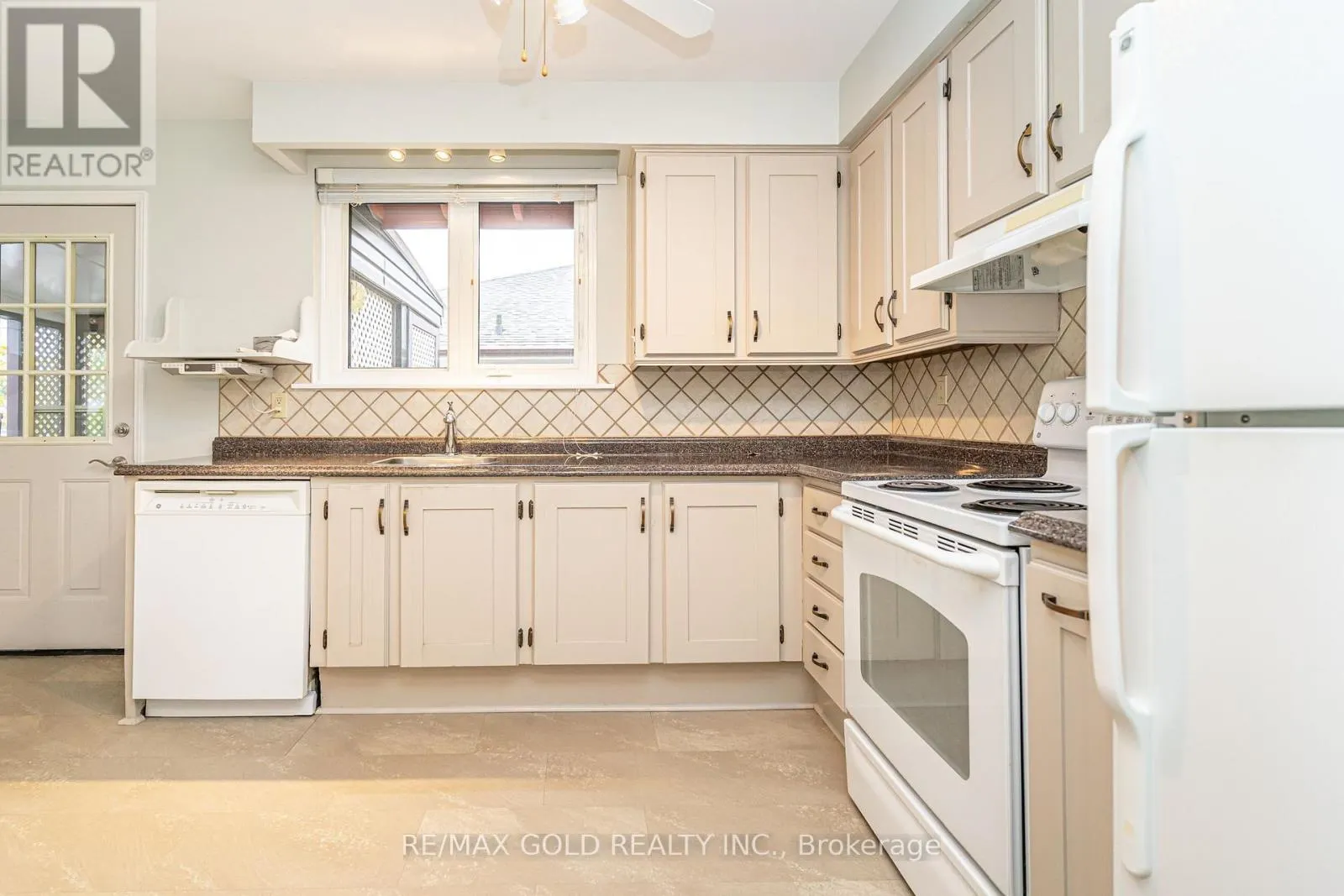 57 ALDERBURY CRESCENT