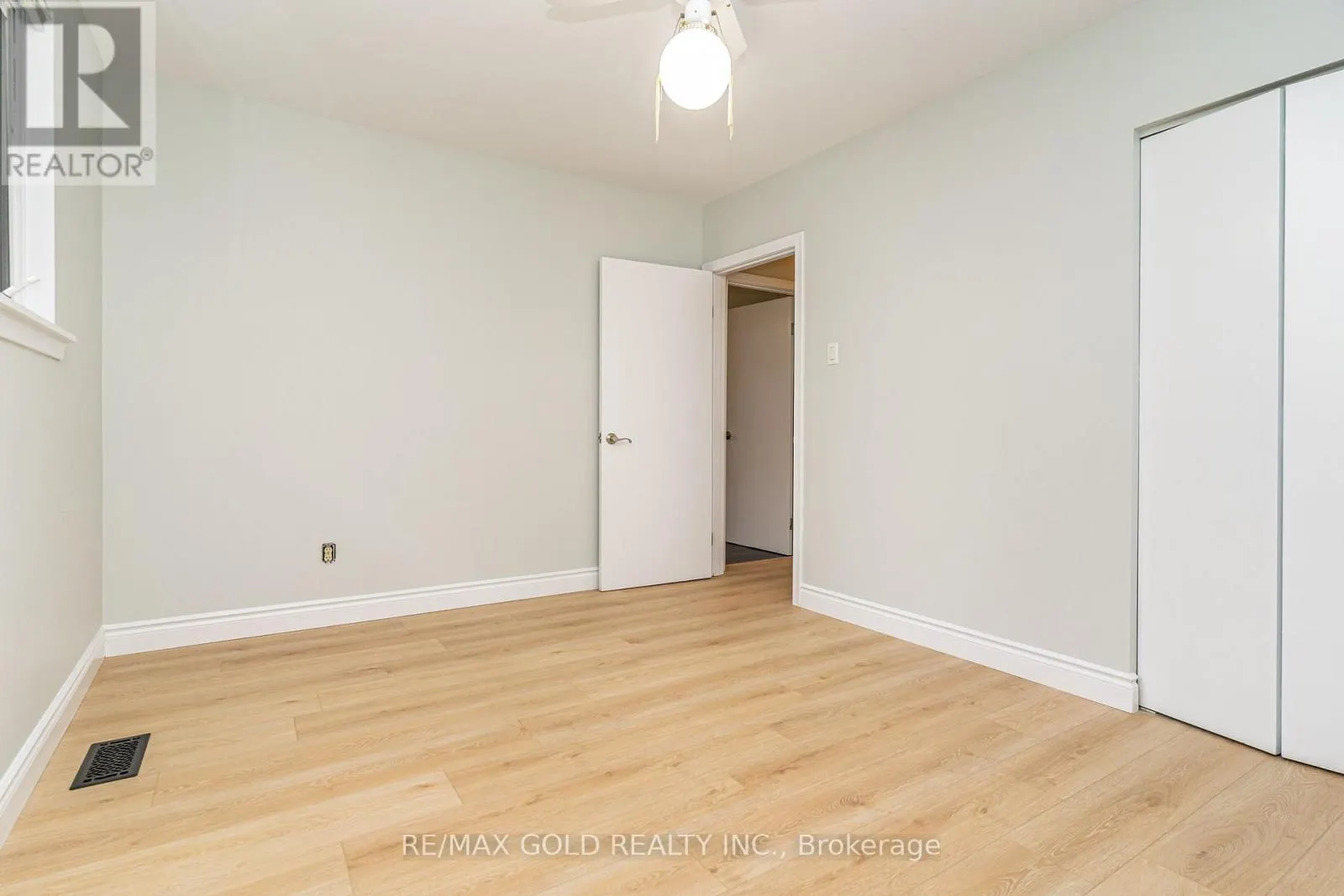 57 ALDERBURY CRESCENT