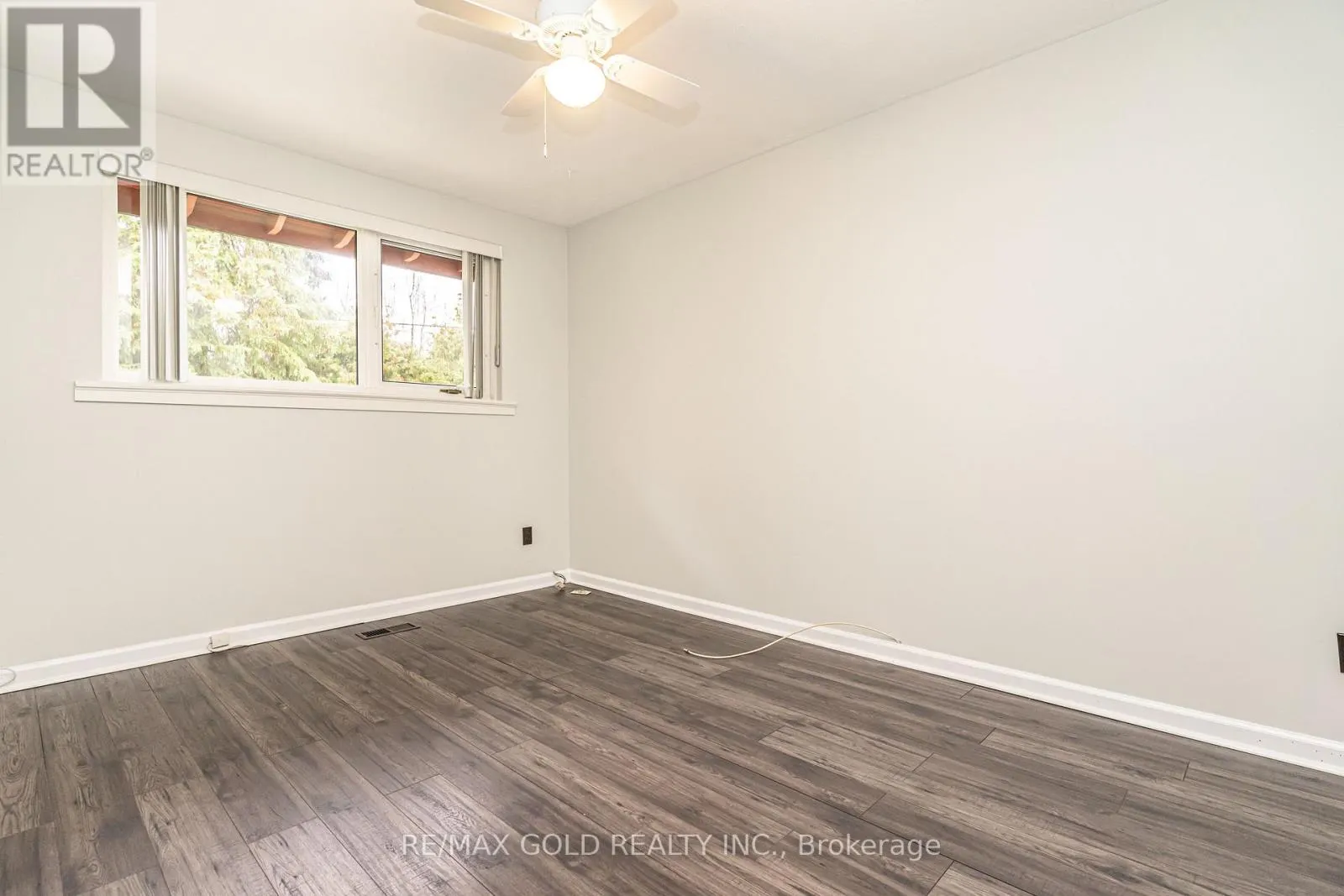 57 ALDERBURY CRESCENT