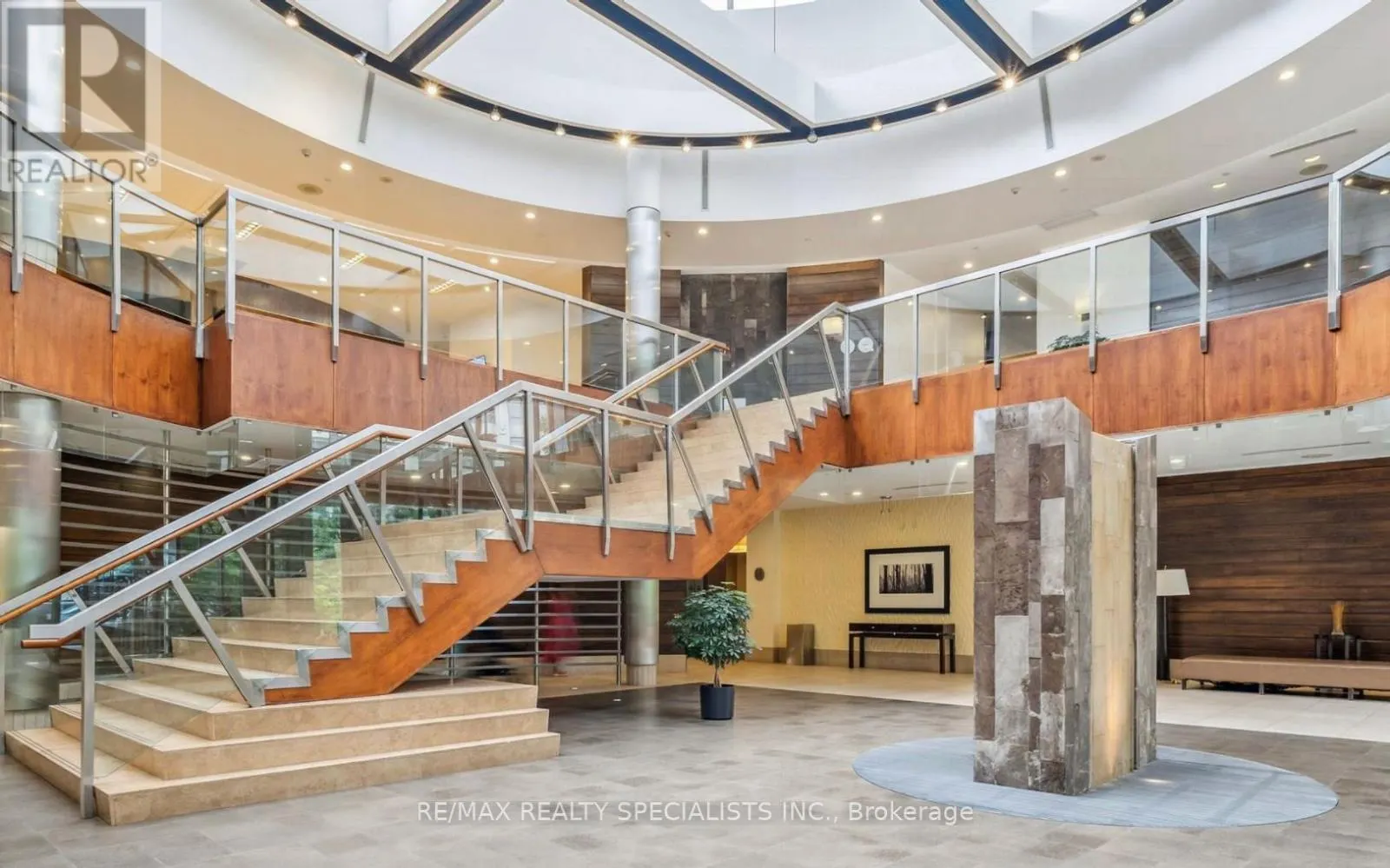 1415 - 3880 DUKE OF YORK BOULEVARD