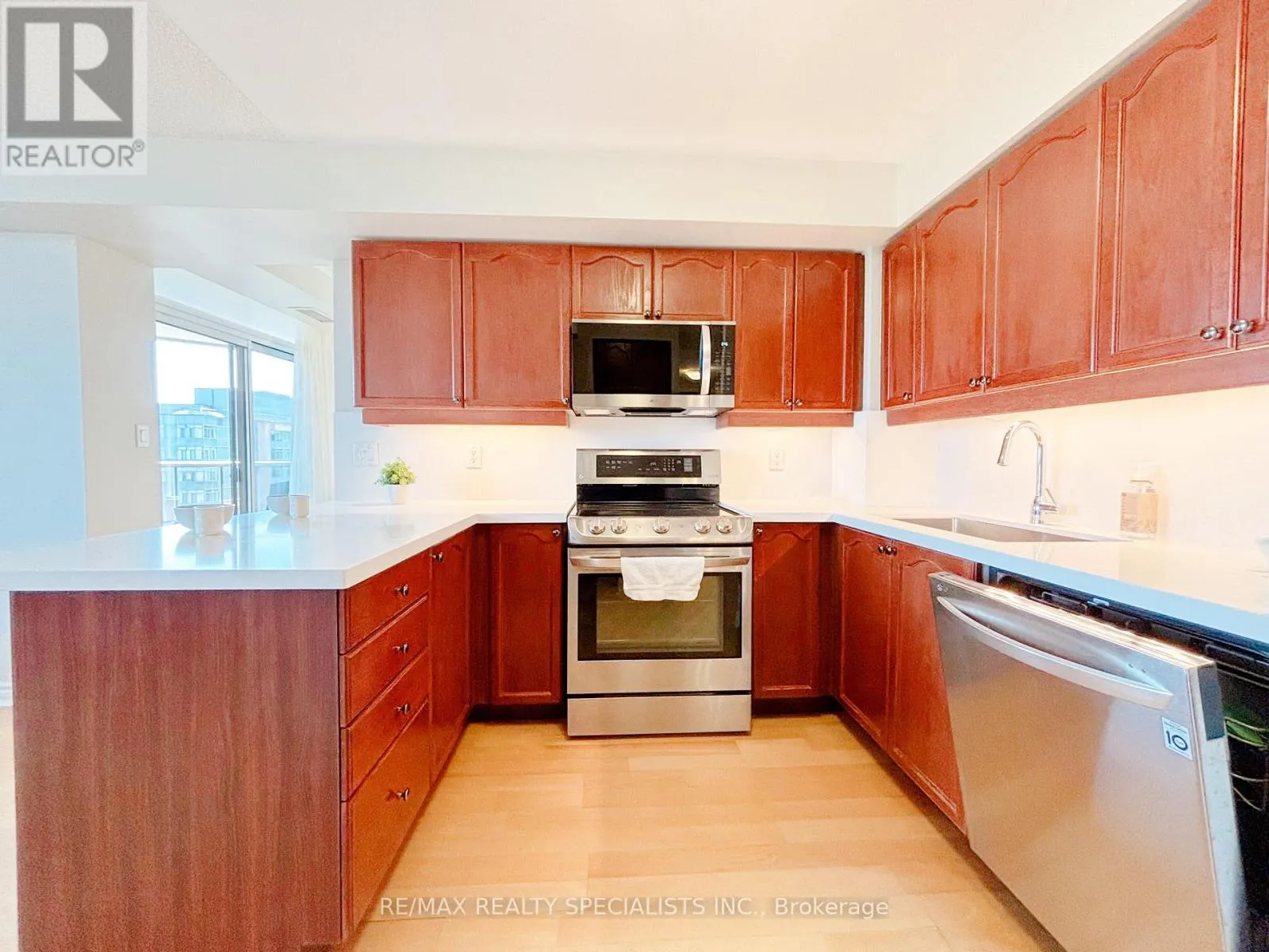 1415 - 3880 DUKE OF YORK BOULEVARD